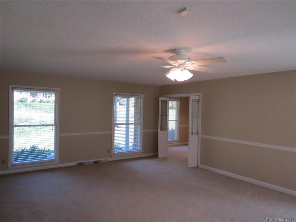Country Manor - Residential