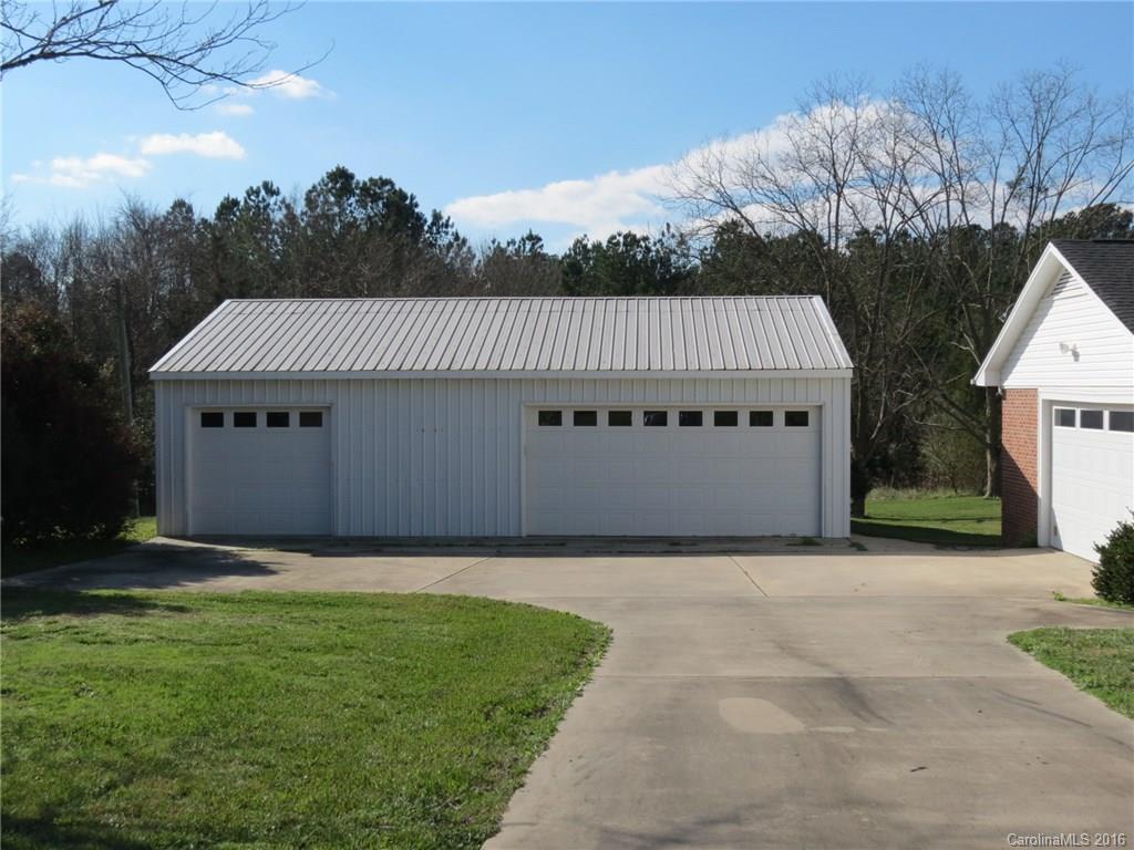 Country Manor - Residential
