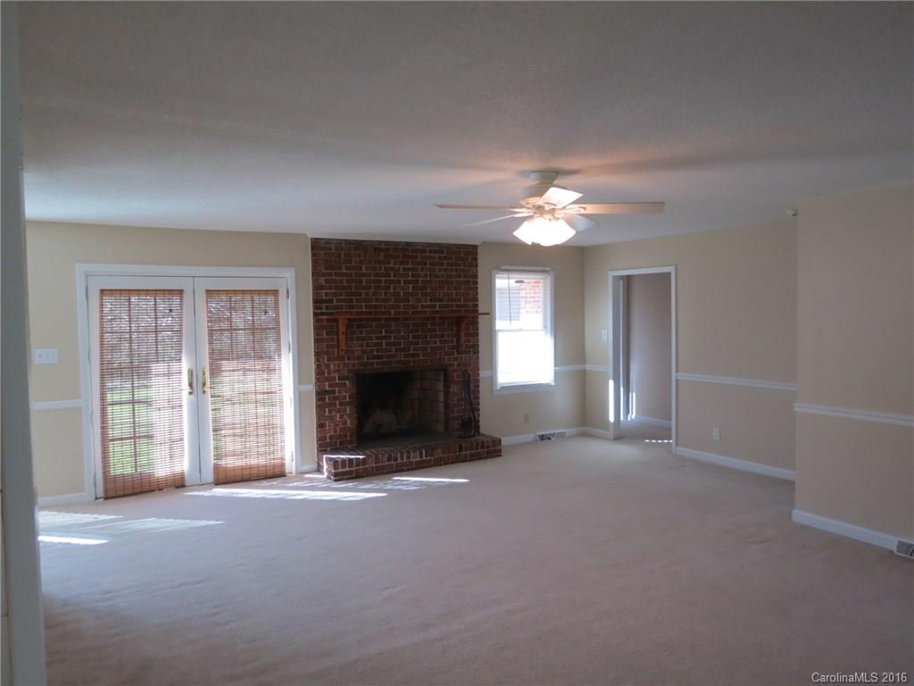 Country Manor - Residential