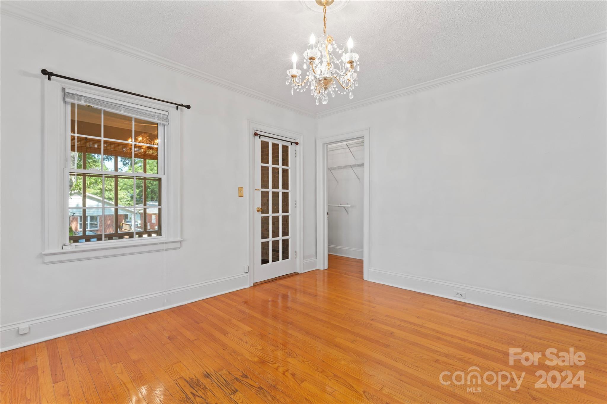 Club Square Condo - Residential