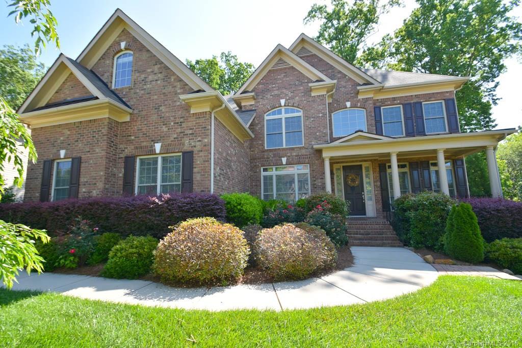 Stunning finished basement home w/ 5 Bedrooms + 1 bedroom & full bath in Basement! Ideal location, on a private street & with a park like setting. Kitchen, great for entertaining! Huge island, keeping area & Bay-Window. Hardwoods on 1st & 2nd. Upgrades everywhere--rod-iron spindles, molding, lighting fixtures & appliances! Bedroom & bath on 1st, ideal for guests! Huge Master suite, w/ sitting area & Master retreat. Remodeled Basement. Open & perfect for any type of entertaining. Huge Trex deck.
