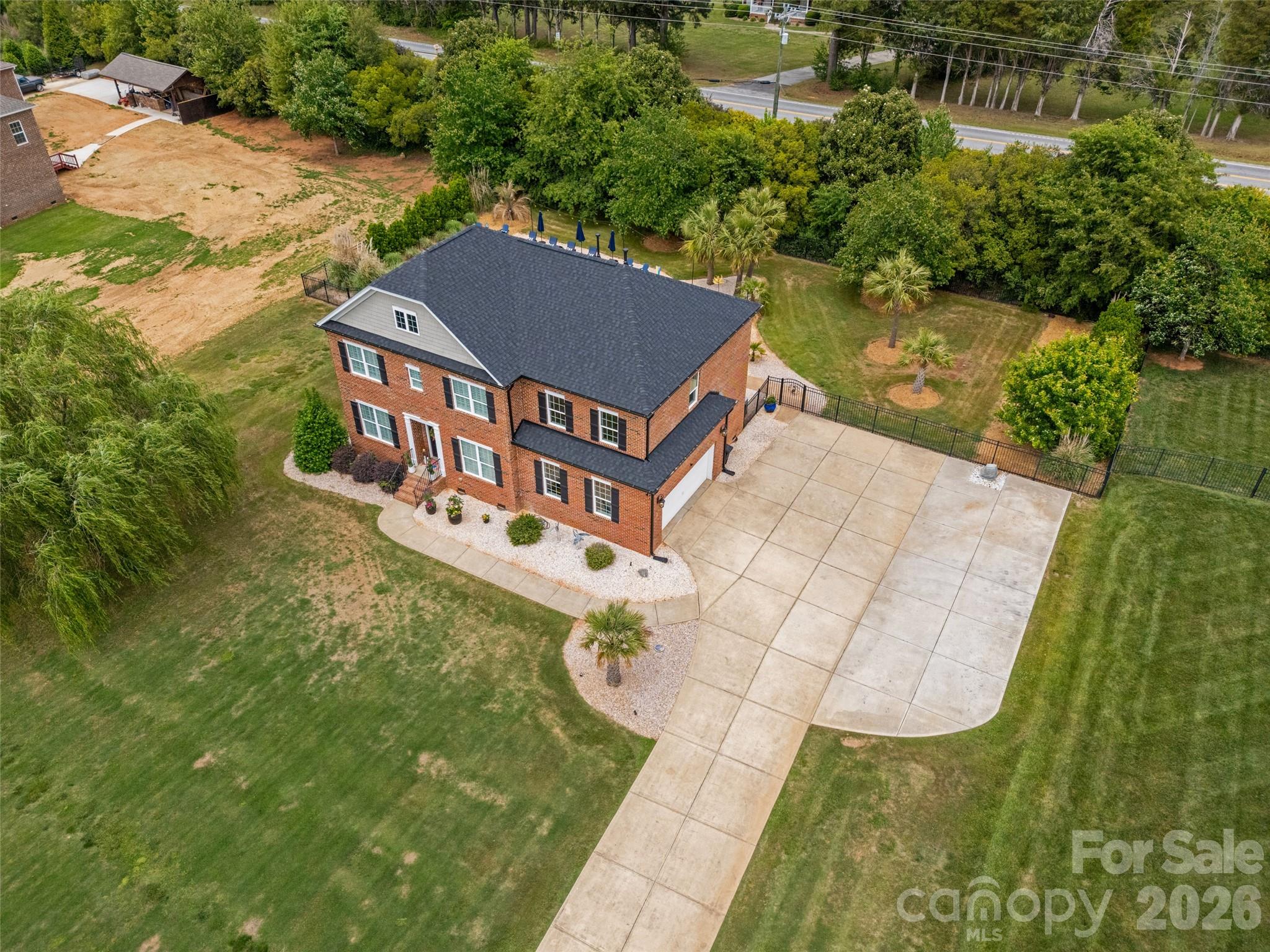 The Gates At Eastview - Residential