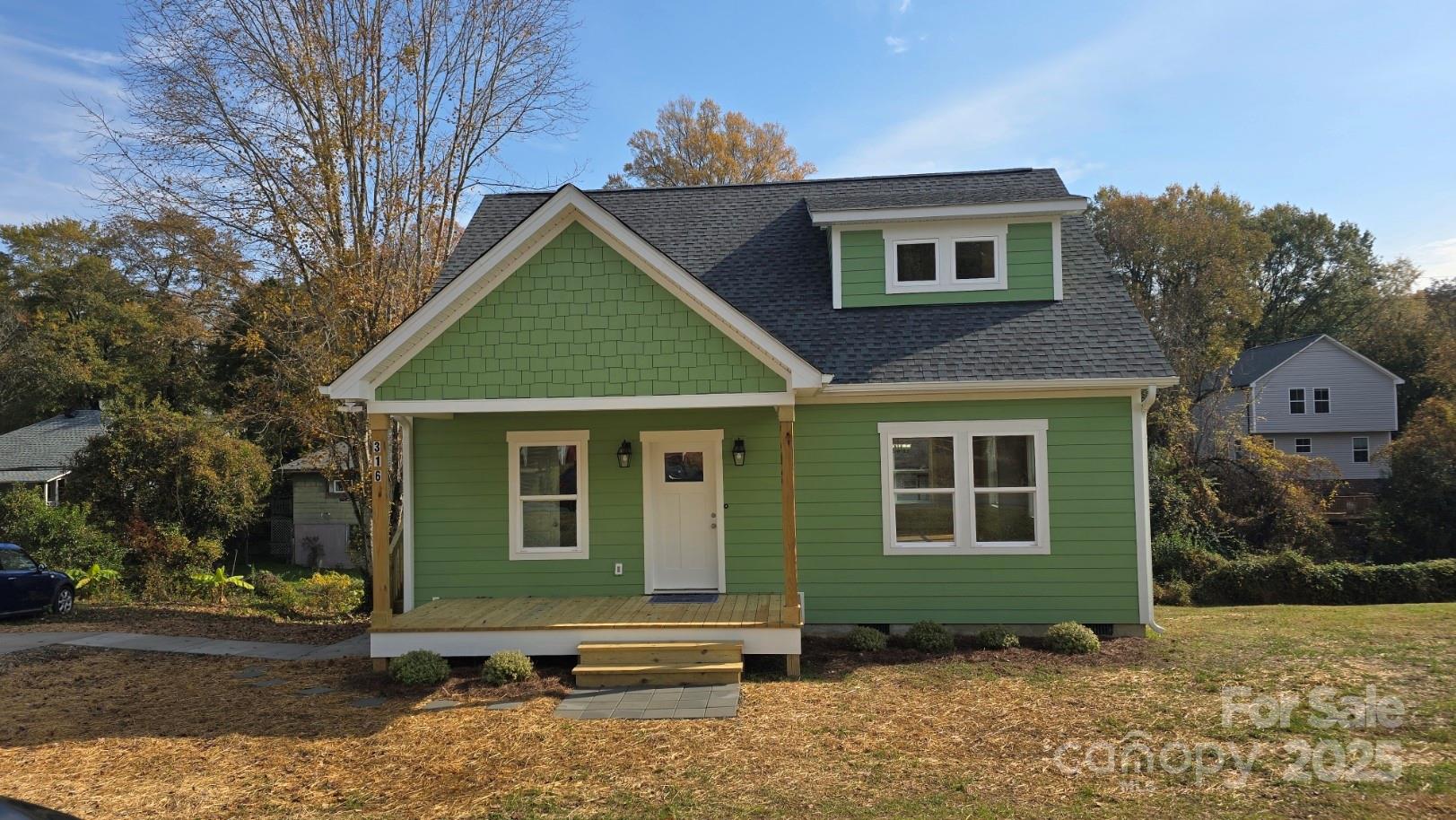 New construction move-in ready! Close to downtown Gastonia, Loray Mills, the new ballpark, coffee shop and restaurants. This 2-story home features 3 bedrooms, 2 full baths and a half bath. The open floor plan showcases hardwood flooring and ceramic tile. The open floor plan centers around a spacious kitchen with a large island and a formal dining area just off kitchen perfect for everyday living. Don't miss out on this opportunity to own a quality-built home equipped with stainless-steel appliances.