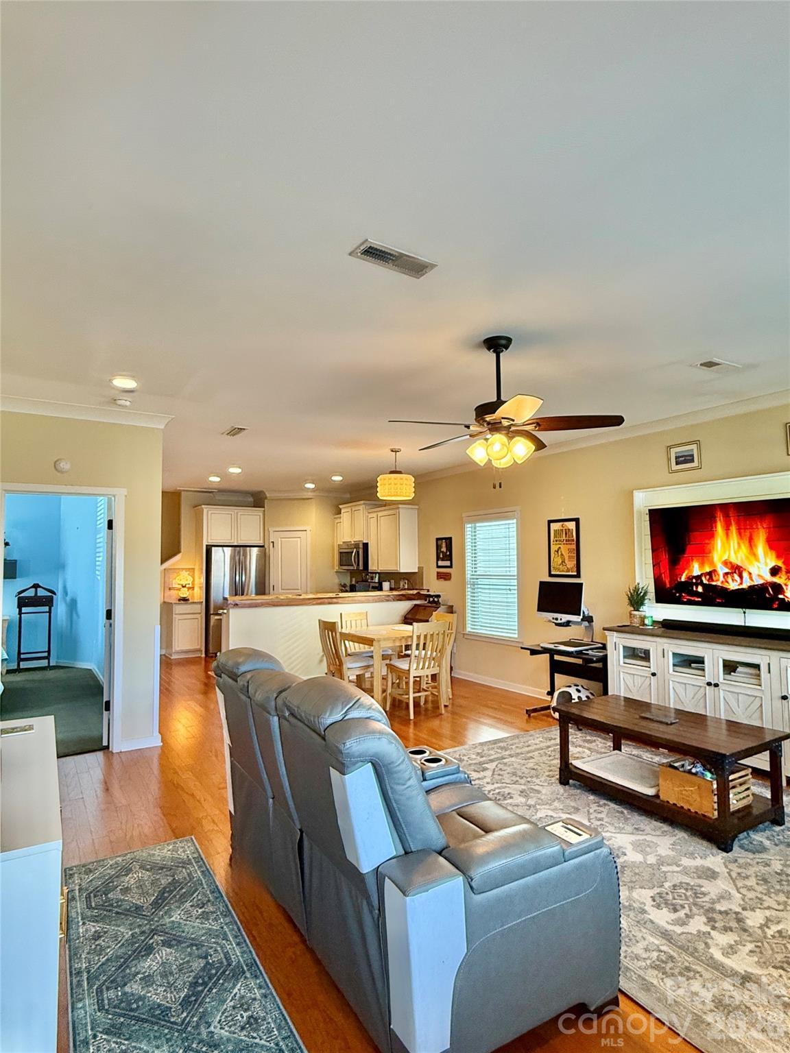 Newport Lakes - Residential