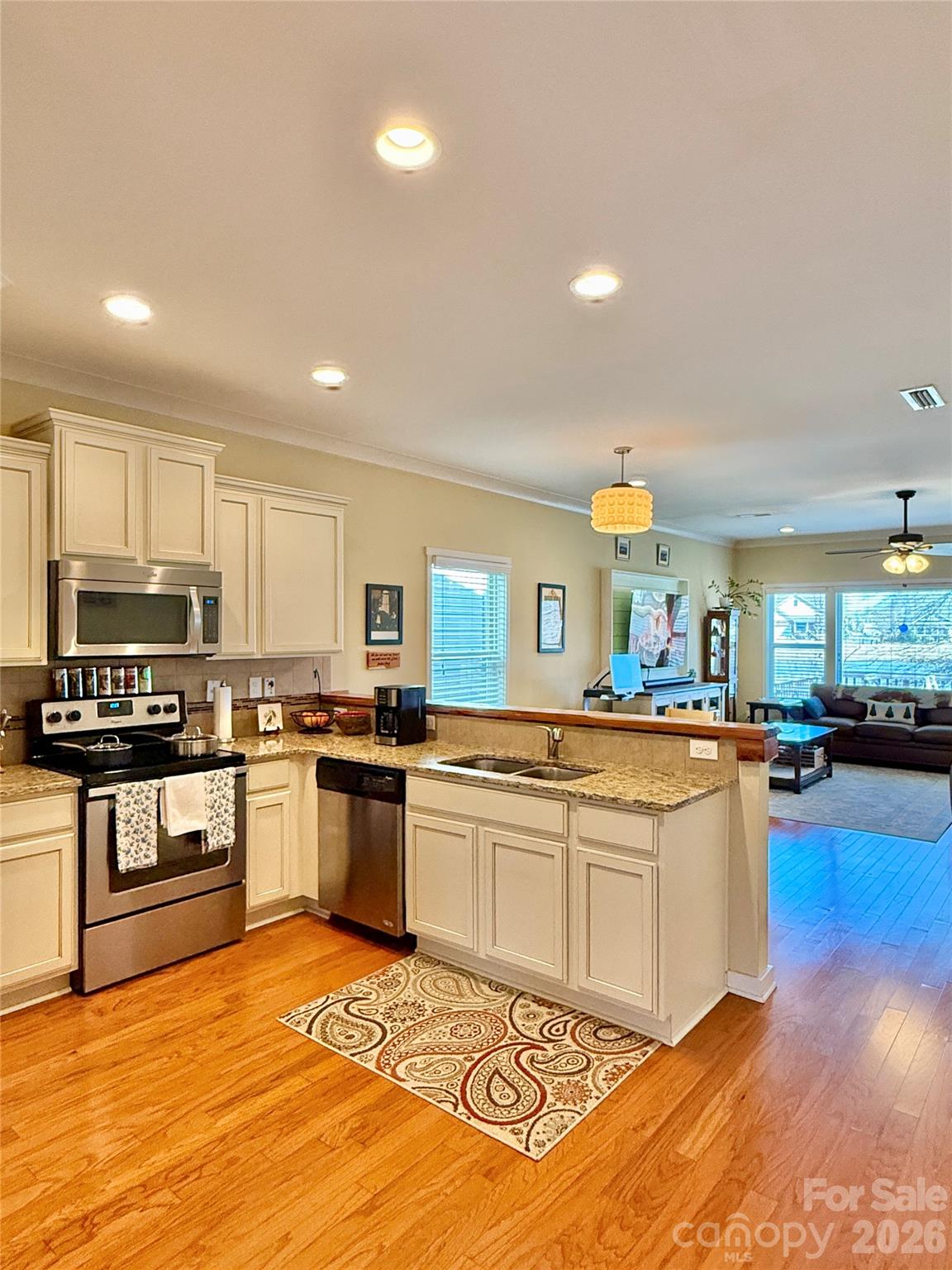Newport Lakes - Residential