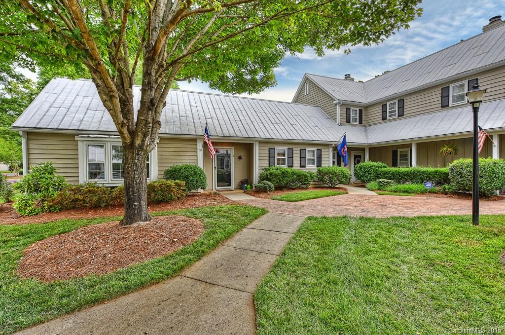 Fantastic location near popular South End!! Minutes to light rail, Dilworth, Uptown and Freedom Park. End unit with wonderful natural lighting. Large living room open to kitchen, spacious BRs, neutral tones thruout, new hardwood flooring, new HVAC and water heater as well and many cosmetic upgrades. Wonderful fenced in patio and spacious storage shed. Community pool and nicely landscaped common areas. Move-in ready!!