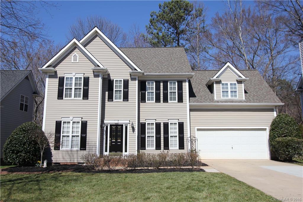 NEW bamboo flrs & SS dishwasher (2016), NEW HVAC & decking (2015), NEW roof & restored screened porch (2011), NEW paint throughout house - even doors, shutters & garage! Kitchen has granite, 42" cabs w/crown molding, tile backsplash, double ovens & gas cooktop. Built-in cabs in great rm, cpu niche w/granite & cabs, oversized bonus/4th bedroom w/closet, large master bedroom w/trey ceiling, separate shower/soaking tub & walk-in closet. Wooded lot w/huge deck & super cozy screened porch.