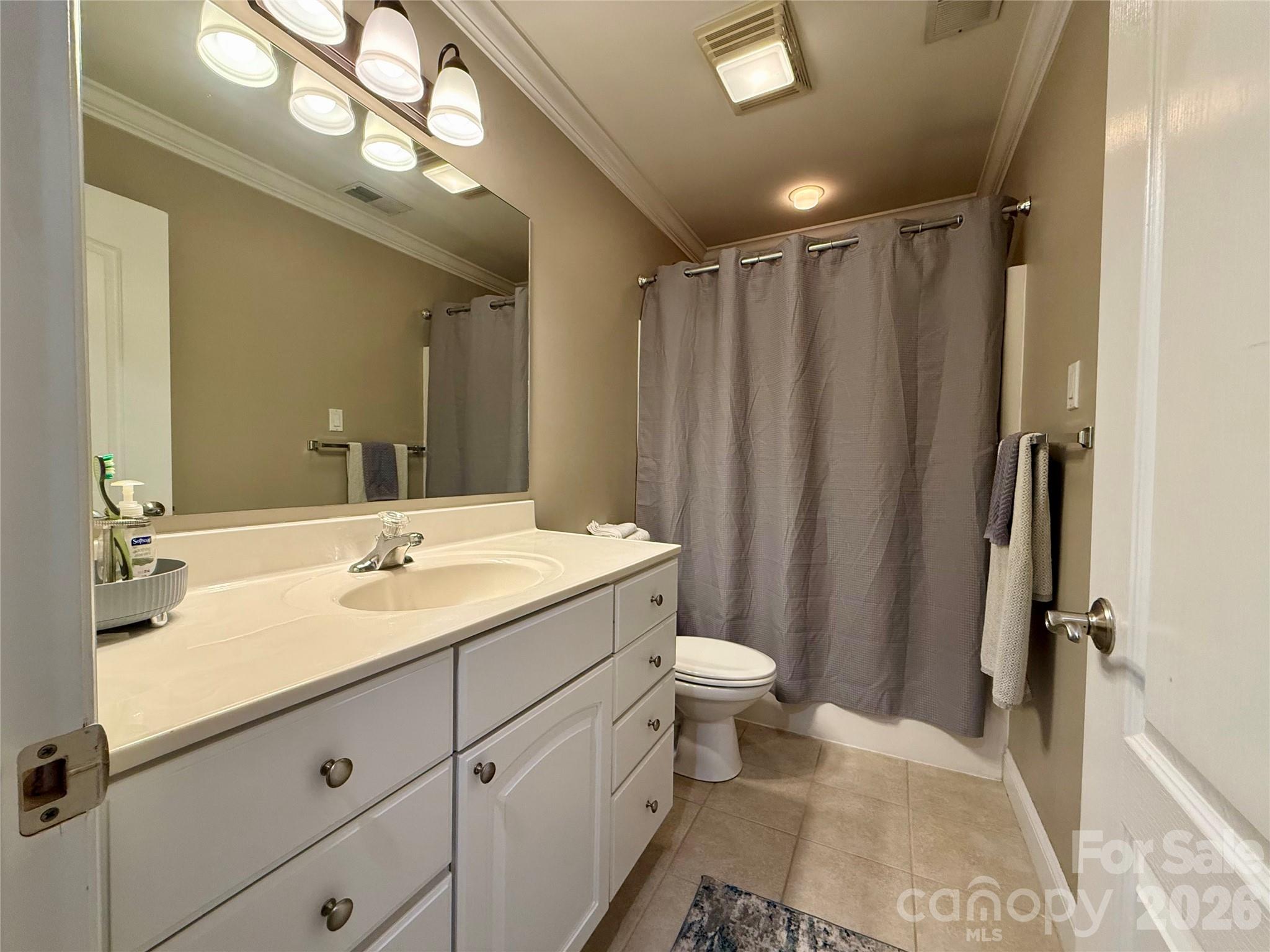 Adare Townhomes - Residential