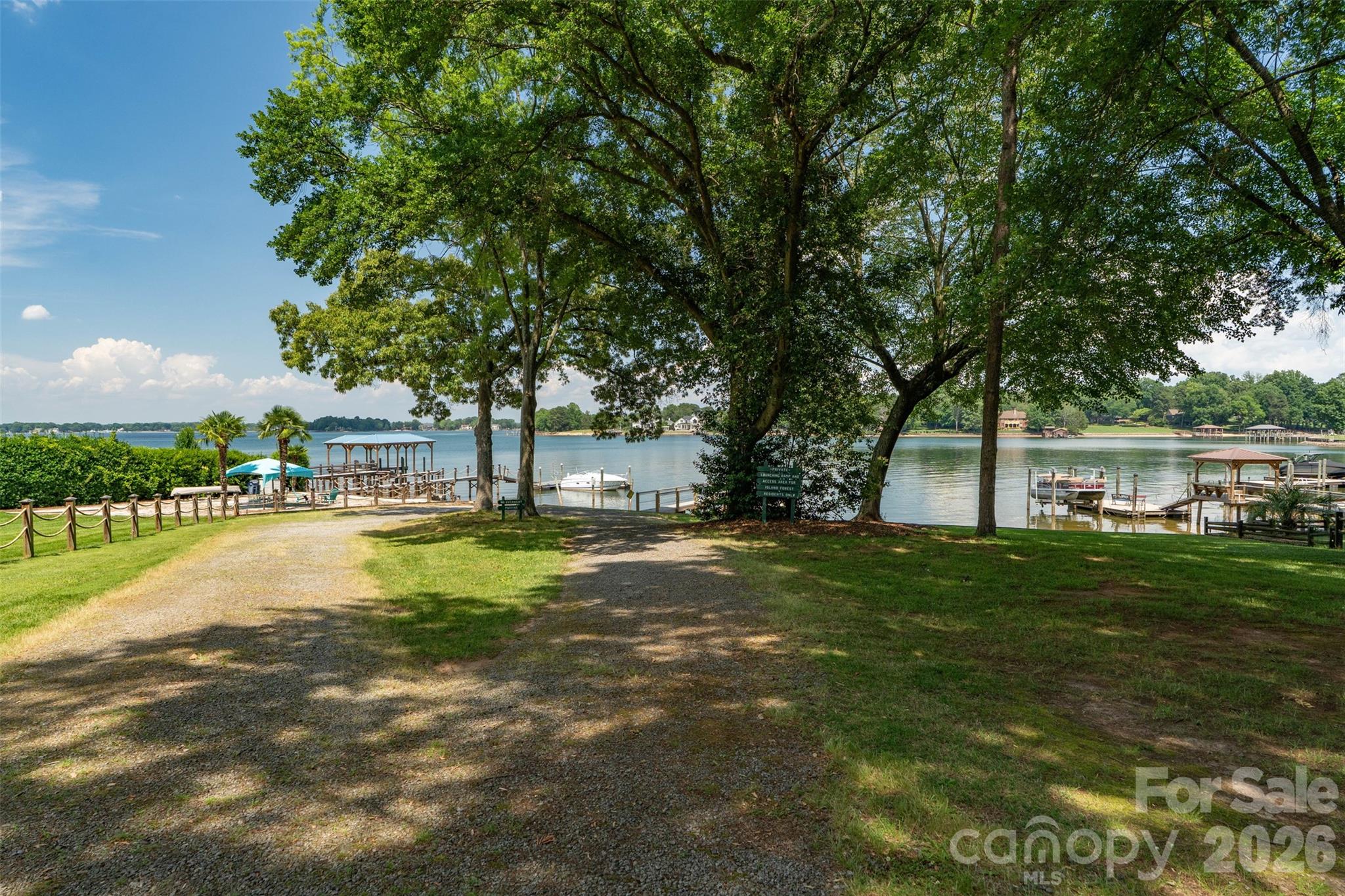 Island Forest - Residential