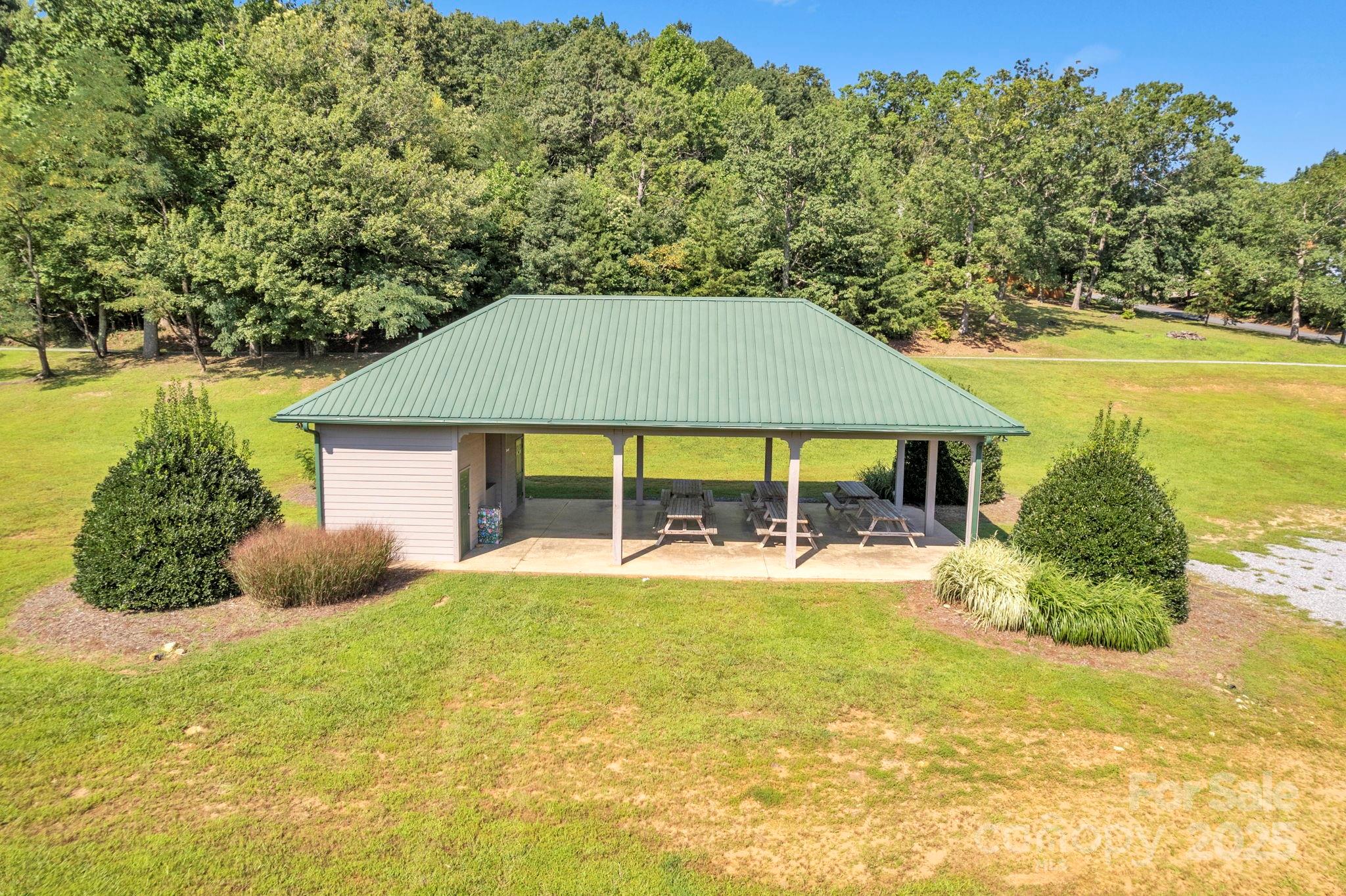 White Oak Mountain - Land