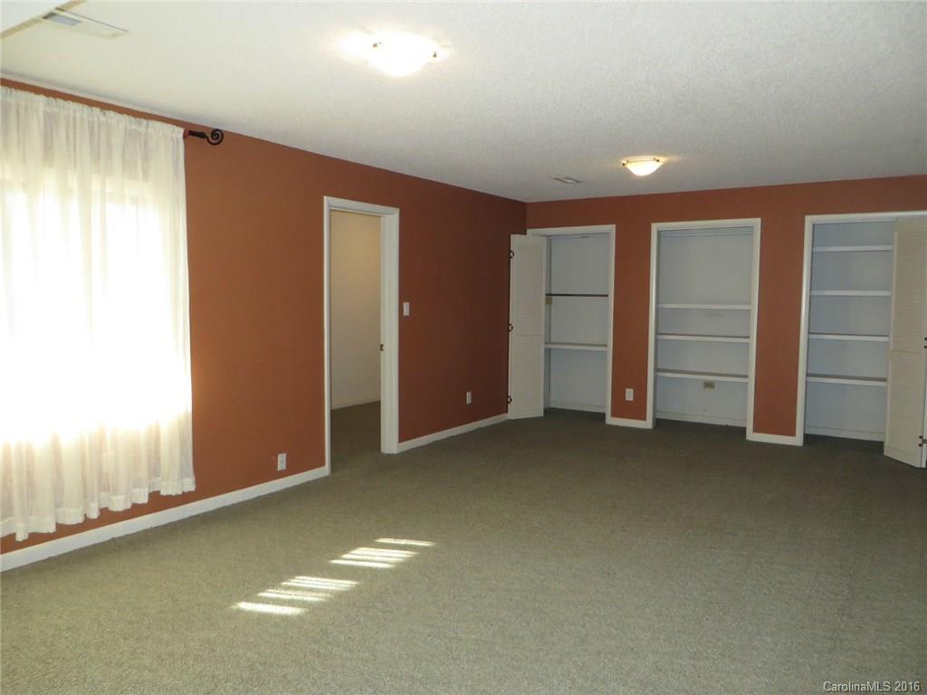 River Hills - Residential Lease