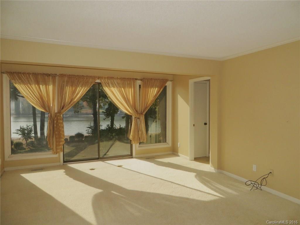 River Hills - Residential Lease