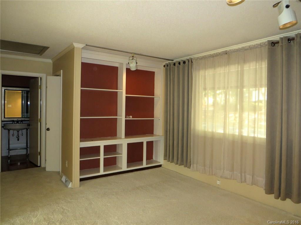 River Hills - Residential Lease