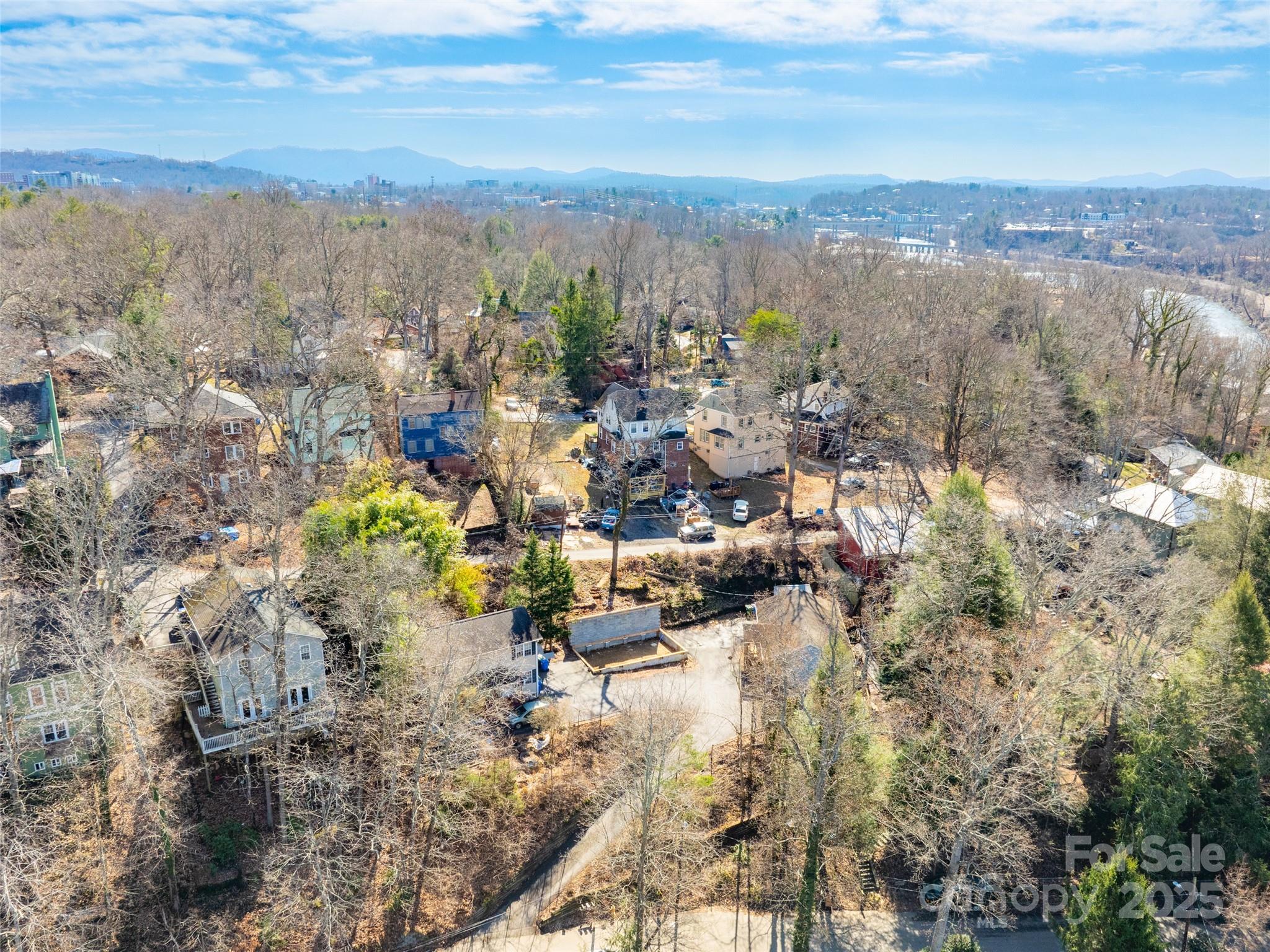 Montford - Land