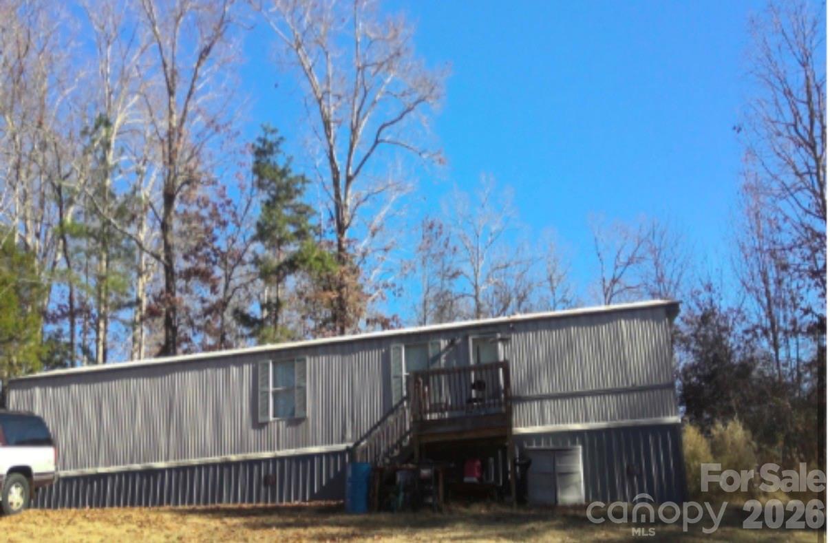 Calling all Investors! This 2Bed/2Bath manufactured home located on Lot #2 is currently leased. 1994 Oakwood with electric heat pump. Selling Units #2-6.