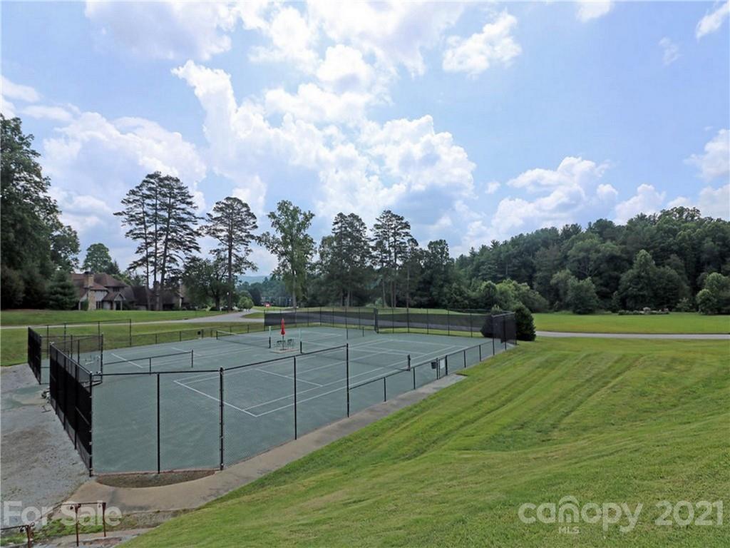 Straus Park - Land
