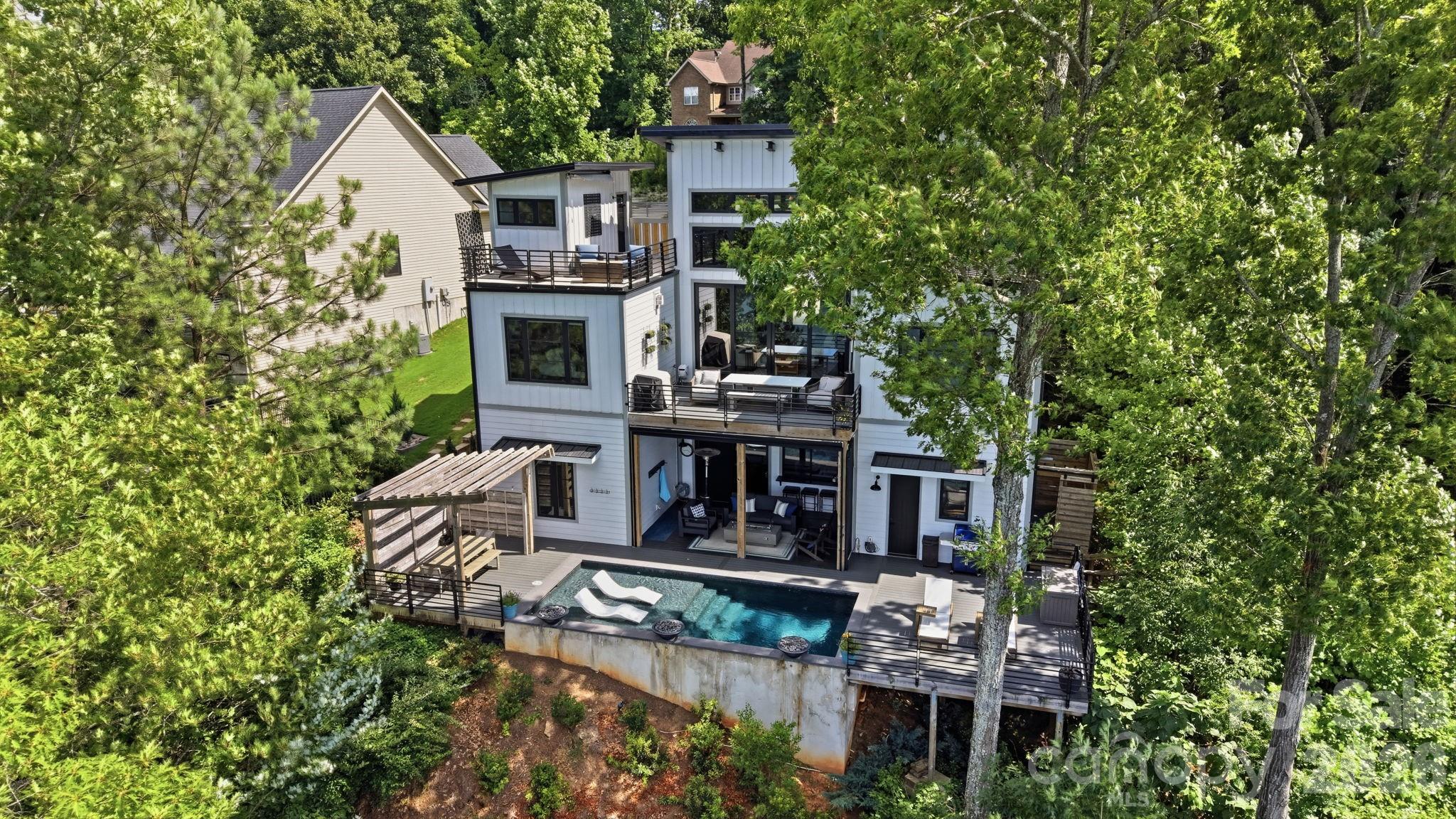 Windjammer - Residential