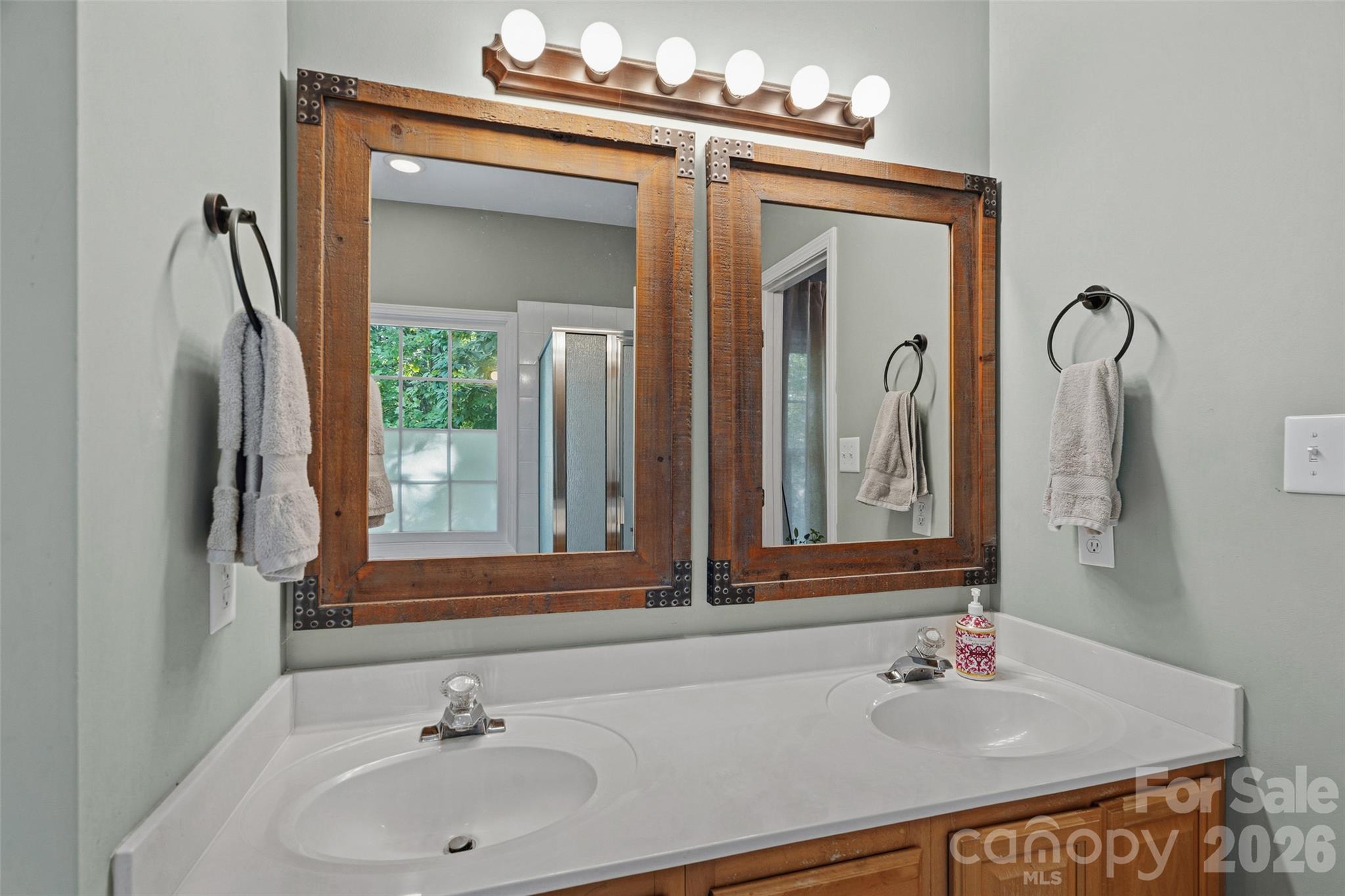 Tega Cay - Residential