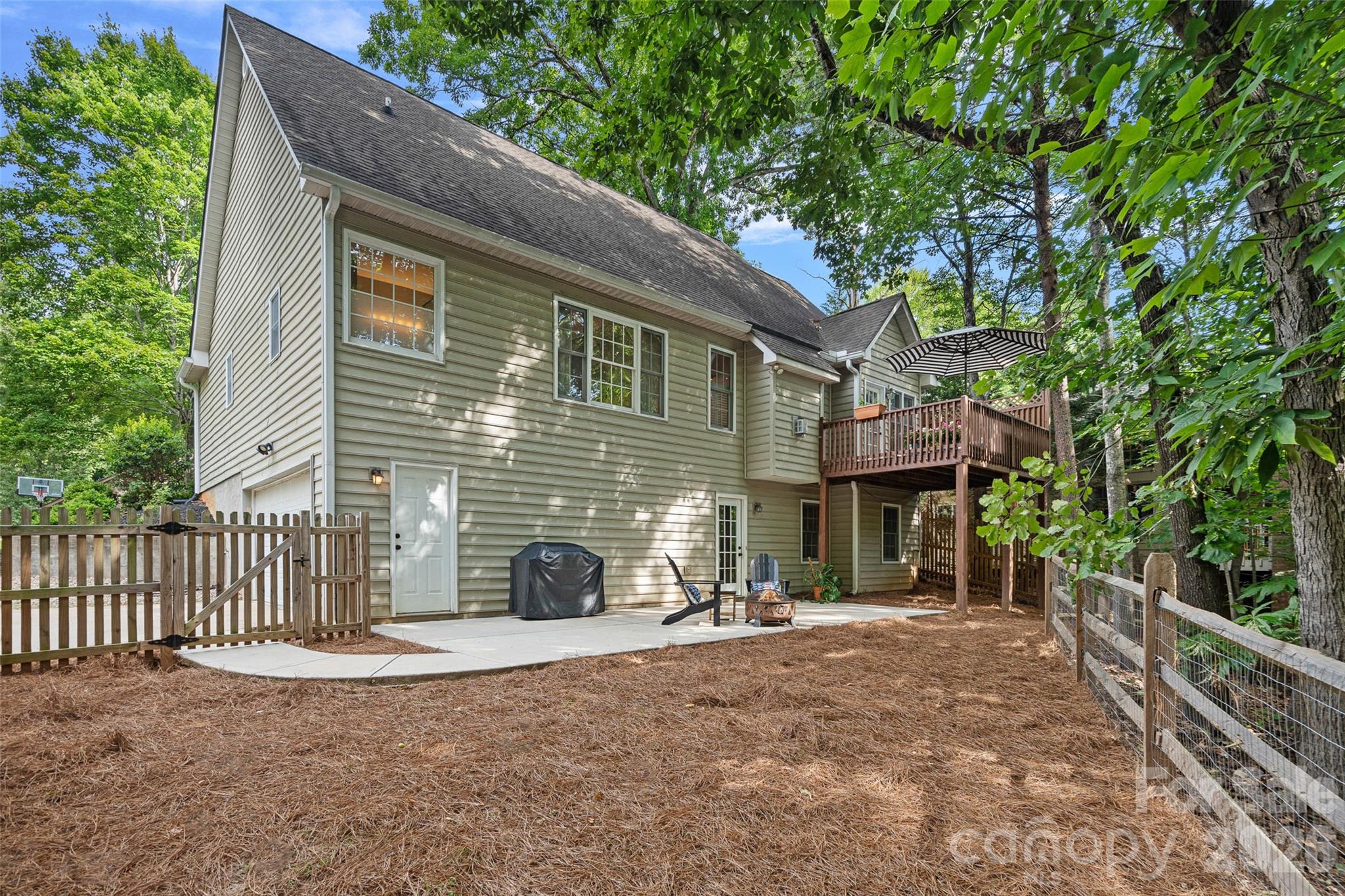 Tega Cay - Residential