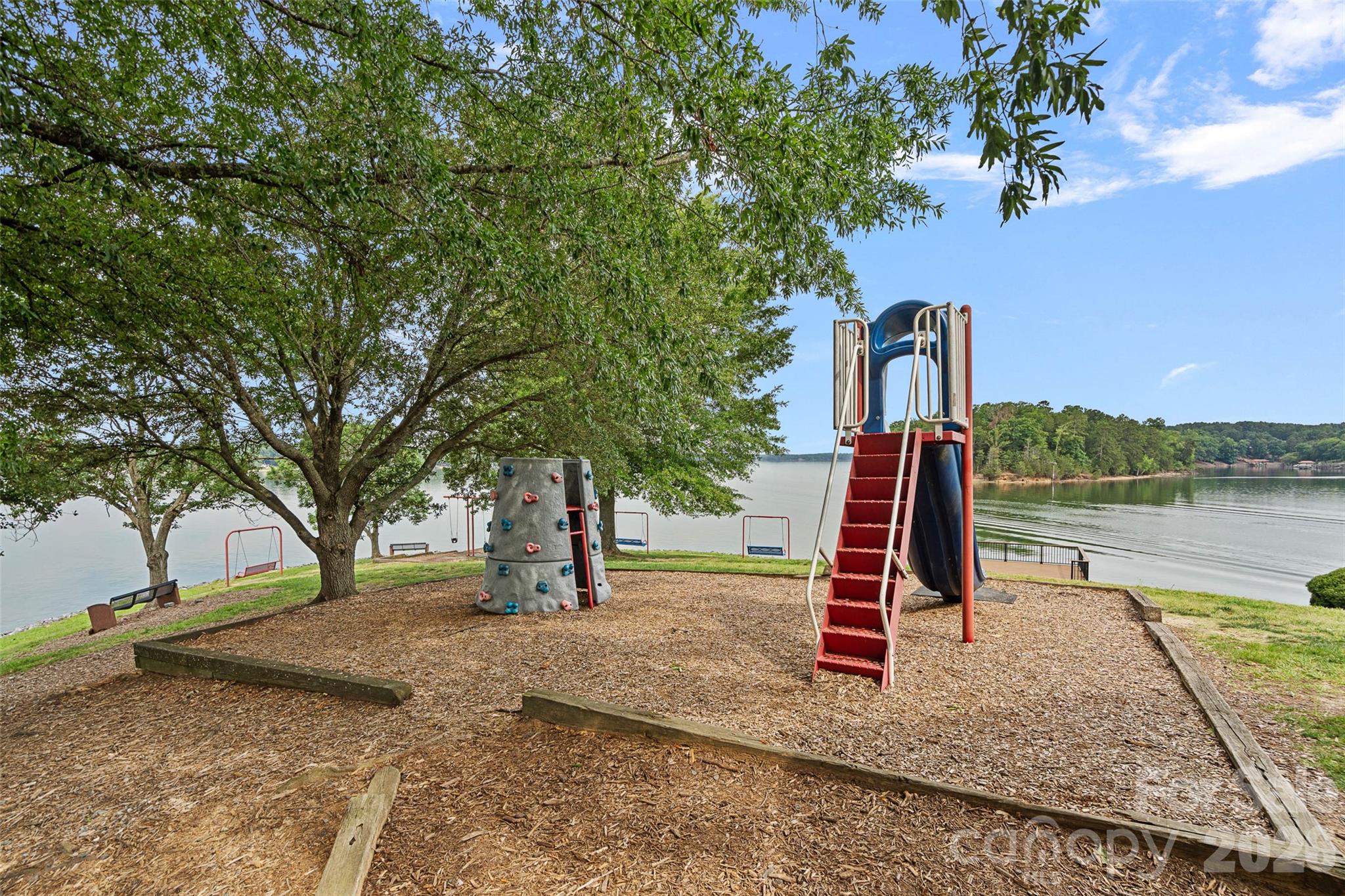 Tega Cay - Residential