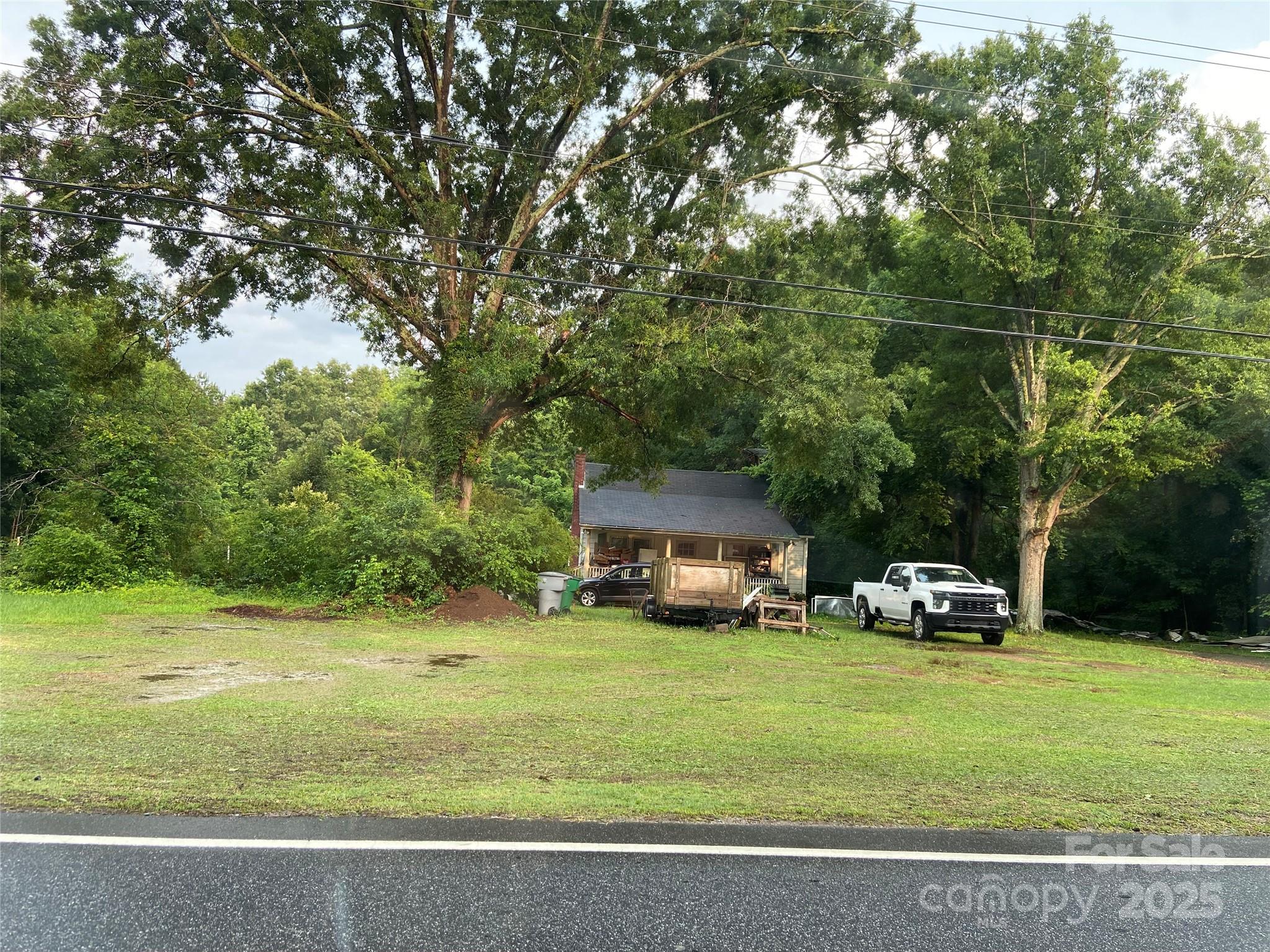 Adjacent to Harrisburg Rd and Camp Stewart Rd. Great location to build houses and commercial buildings.
Less than a mile from I-485 exit 39.