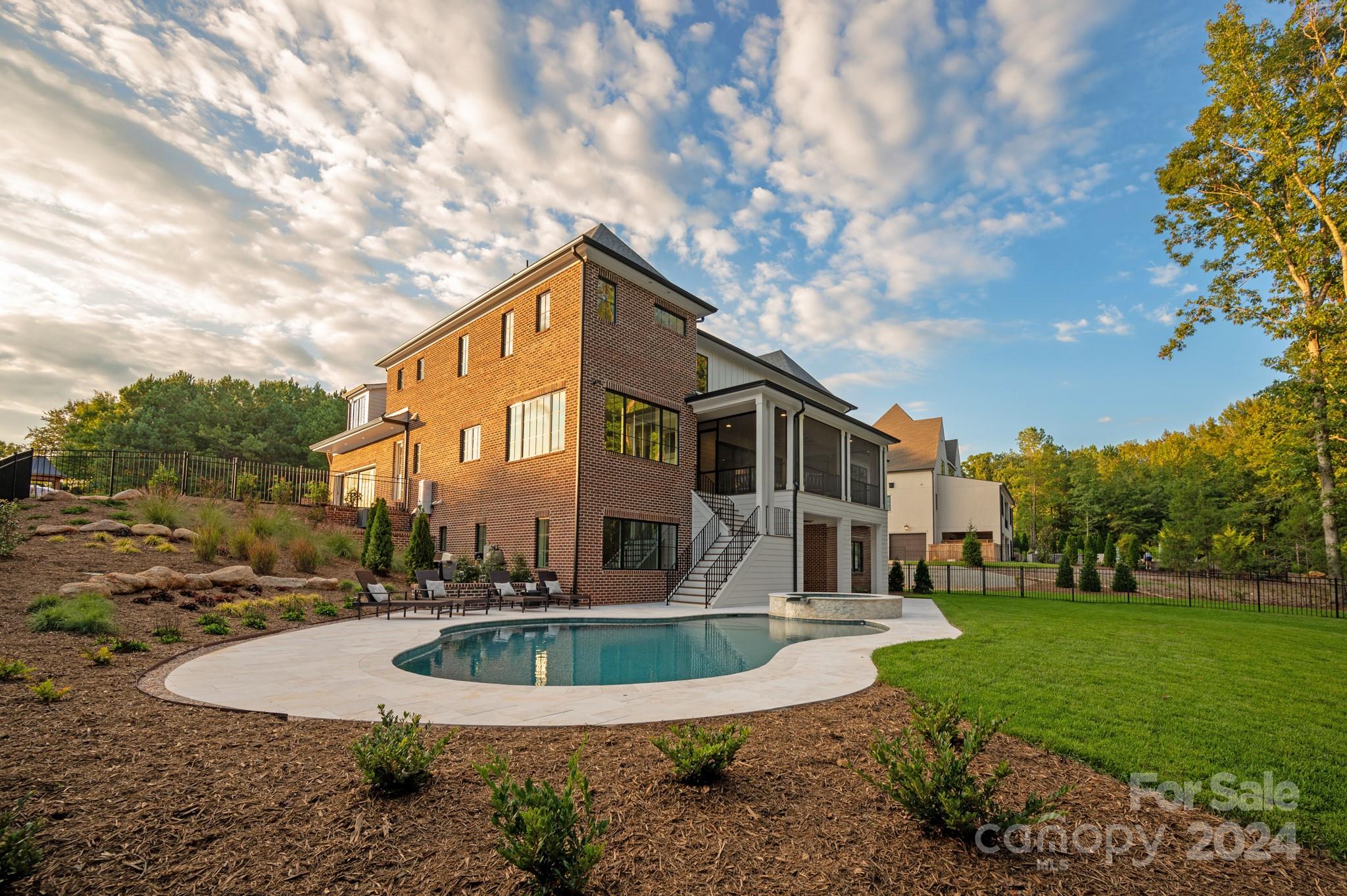 Cardinal Crest - Residential