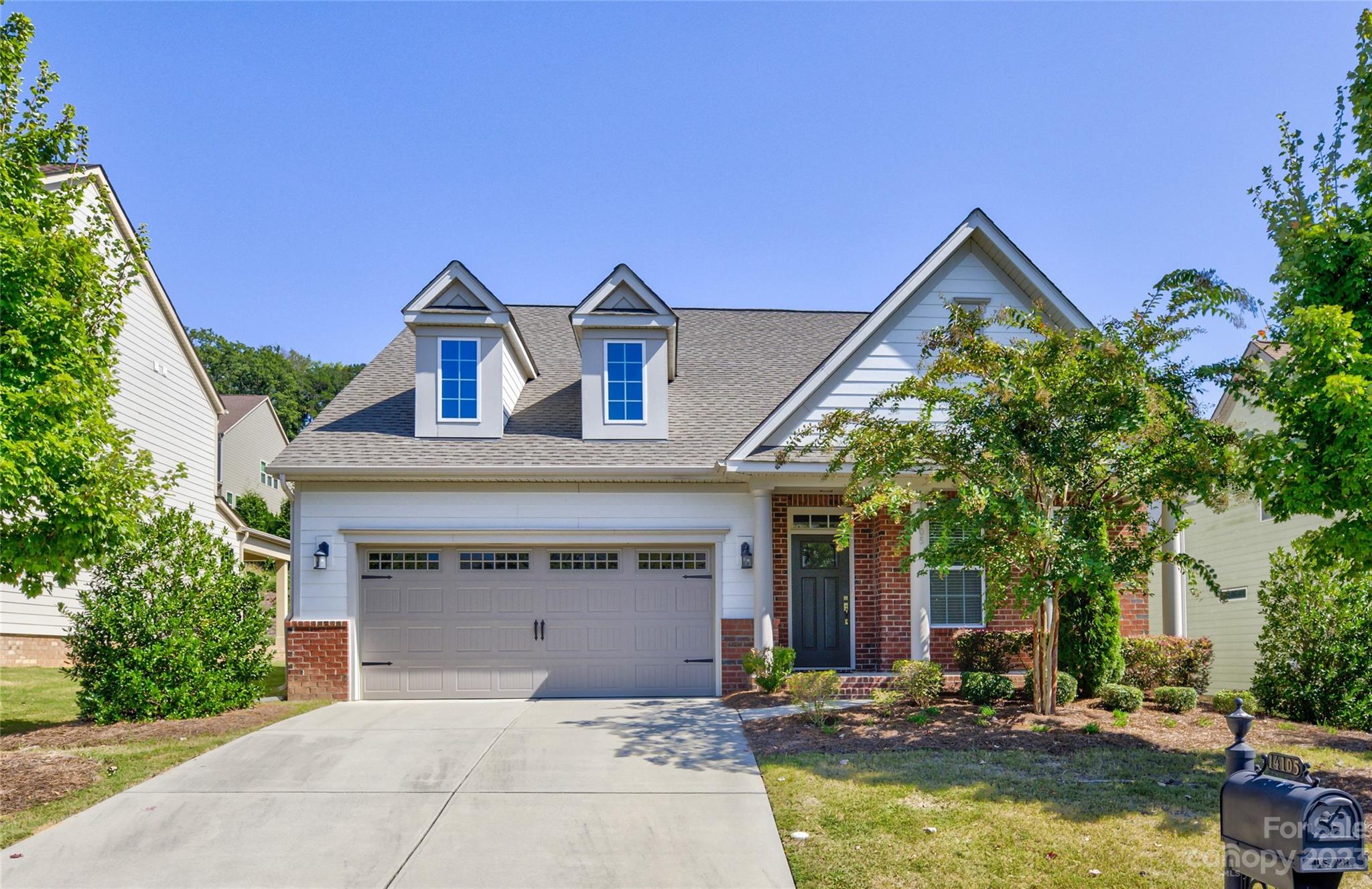 This home offers a great floor plan situated in the amenity-rich Palisades neighborhood. A covered front porch provides a welcome entry. Formal dining or study is presented just off the foyer. Hardwoods flow throughout the open floor plan, uniting the kitchen, breakfast, and great room. Gourmet kitchen w/ granite countertops, stainless appliances, ample cabinetry, and oversized kitchen island with plenty of room for seating. The breakfast area opens onto a covered patio equipped with ceiling fans for year-round enjoyment—highly
desired main floor owner suite with garden tub, glass enclosed tile shower, and dual vanity. Upstairs has an open loft and two additional bedrooms. This place feels like home!