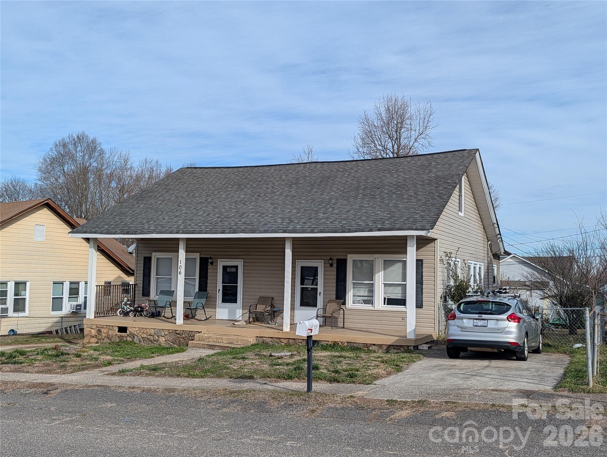 This former duplex is flexible to your needs. Currently, with 2 bedrooms, could easily be reconfigured for a 3rd bedroom or converted back to a duplex. Make this your own!