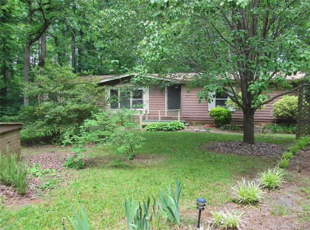 Beautiful 1.2 acre lot in prime location. This charming double wide has plenty of room. A must see!