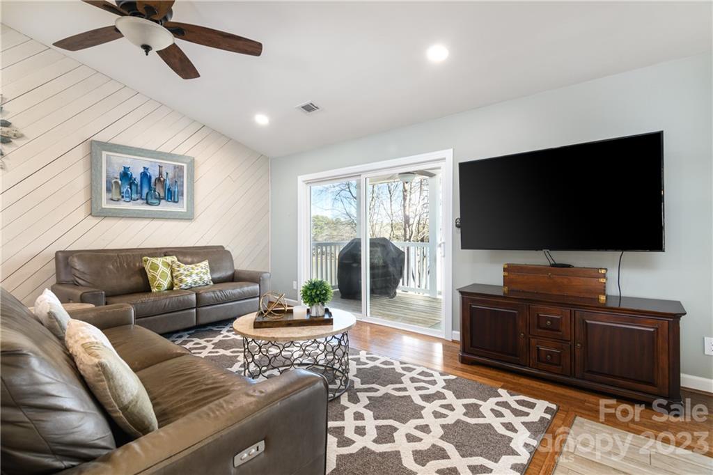 Tega Cay - Residential