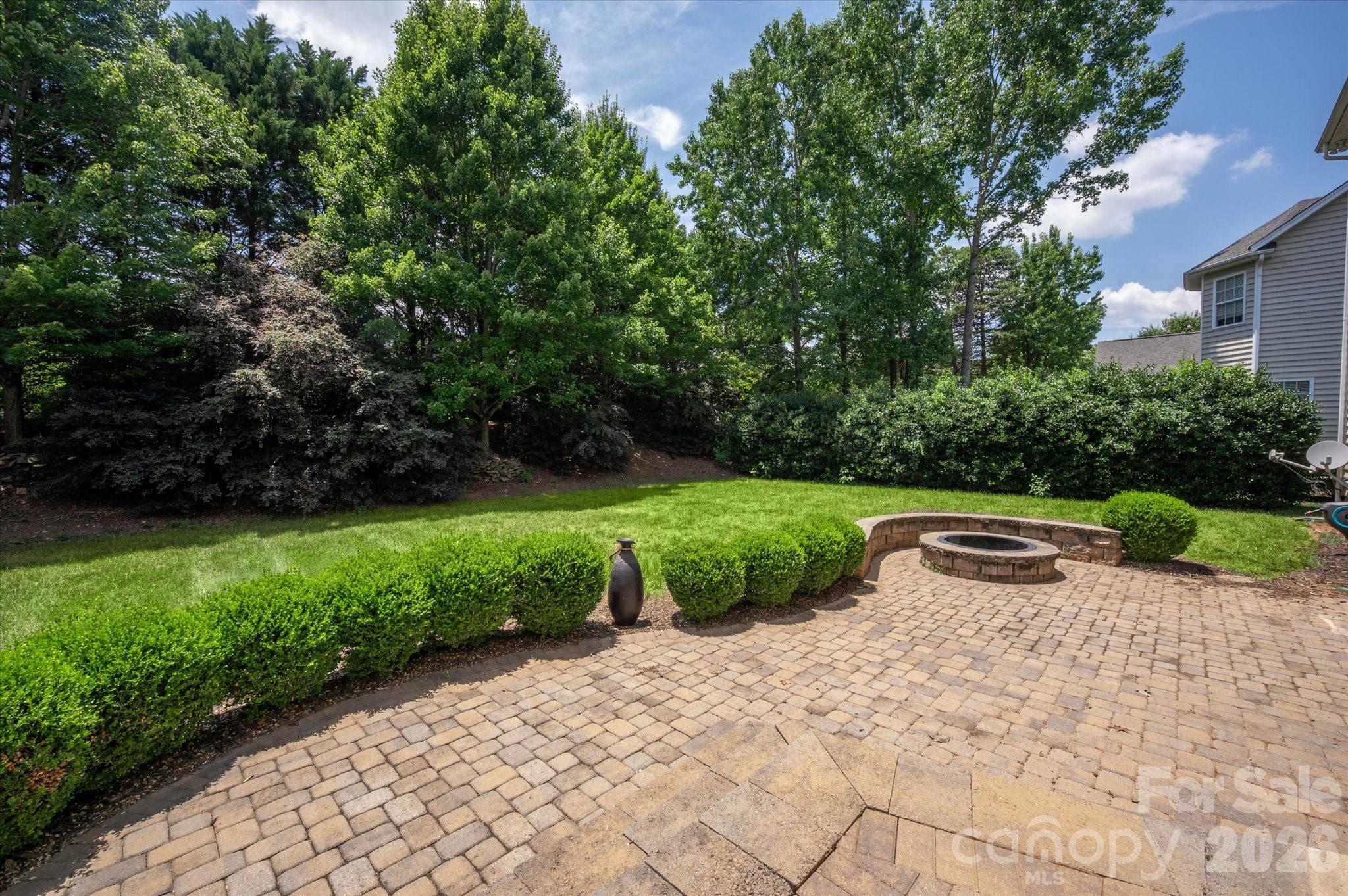 Hunter Oaks - Residential