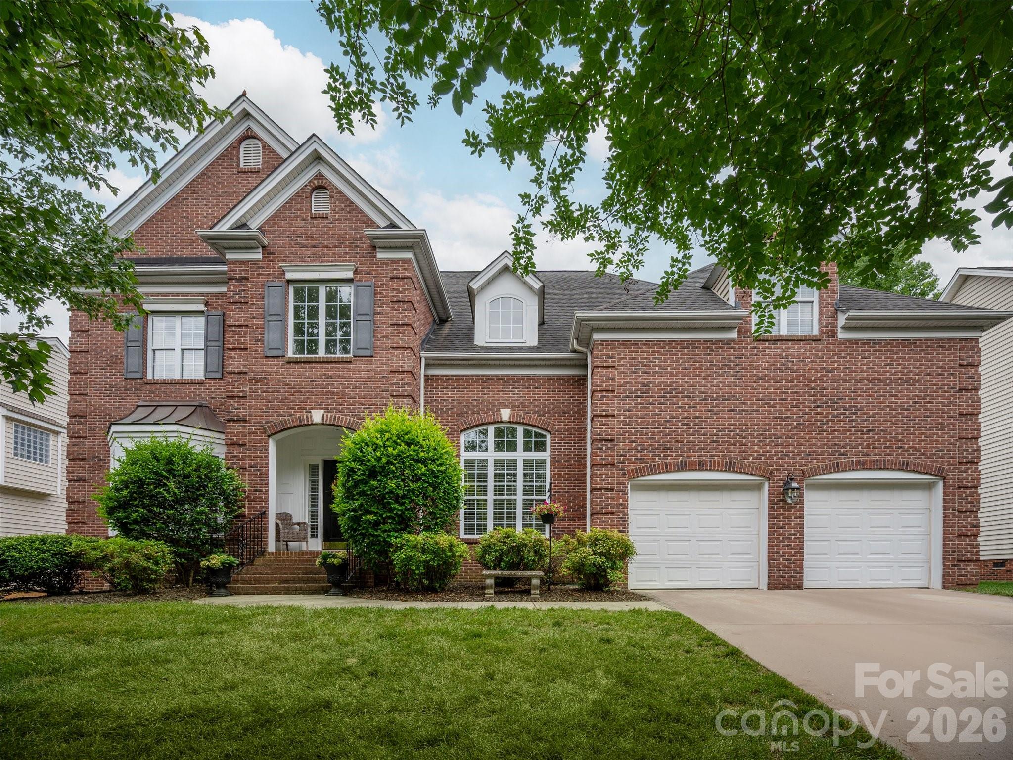 Beautiful Shea Homes Silverado floor plan in popular Hunter Oaks community within walking distance to the community tennis courts and pool! Lovely interior with an open floor plan, featuring newly refinished hardwood floors, updated lighting, and lots of natural light throughout! Spacious kitchen with a large 9-foot island, gas range, stainless steel appliances, and a dedicated pantry. The kitchen opens to a large great room with a gas fireplace and built-ins. The main floor also features a guest suite with a full bath. Upstairs, there is a large primary bedroom suite with a separate flex area, perfect for a home office or fitness space. The upper level also includes 2 additional bedrooms plus a large bonus room! Outside amenities are a highlight, featuring a nicely landscaped backyard and lovely paver patio with a built-in fire pit.

Zoned for A+ Marvin schools, with convenient access to popular dining/shopping centers such as Blakeney, Waverly, and The Bowl at Ballantyne. Don't miss out on a great opportunity in the heart of Marvin