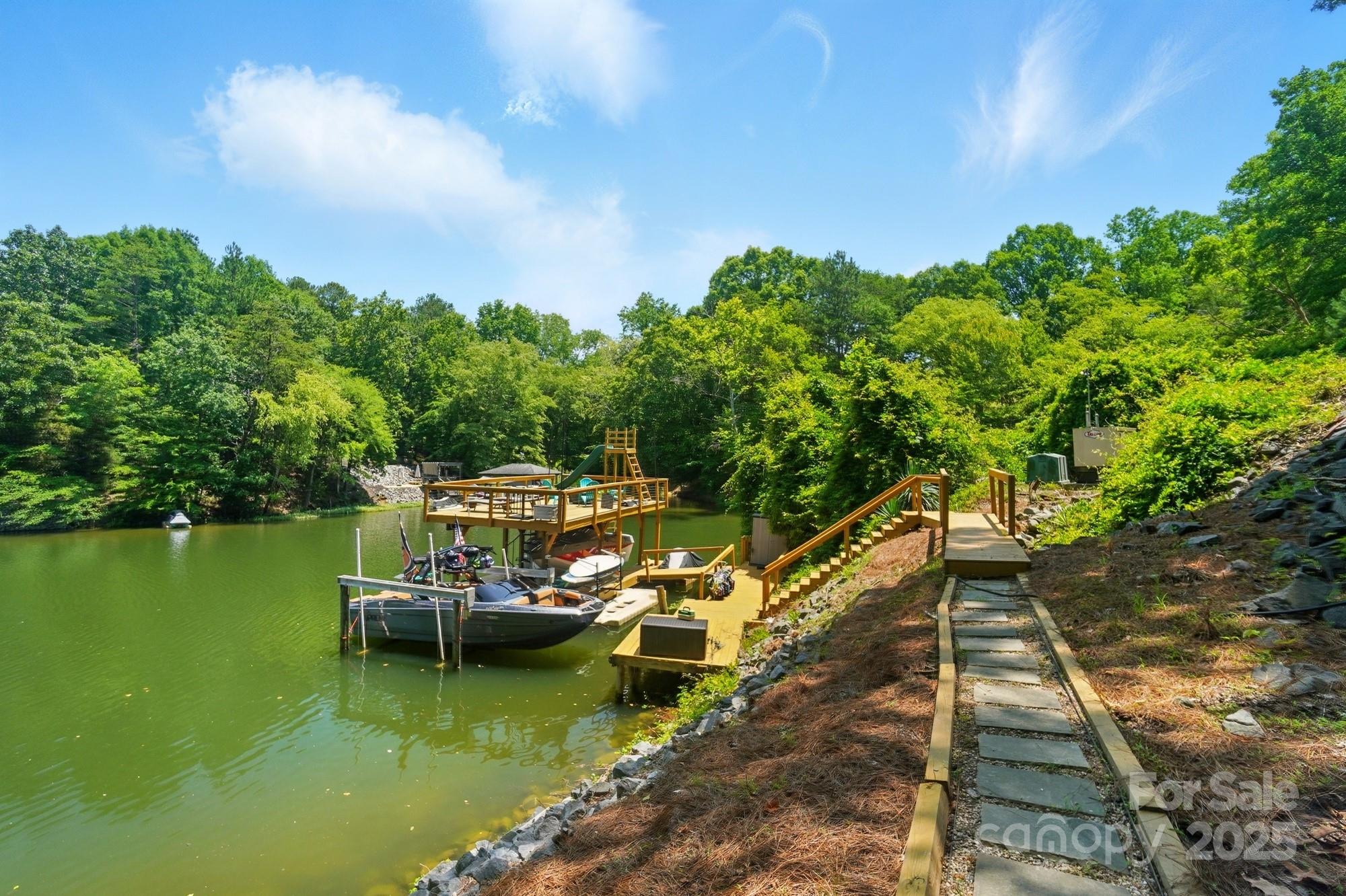 Tega Cay - Residential