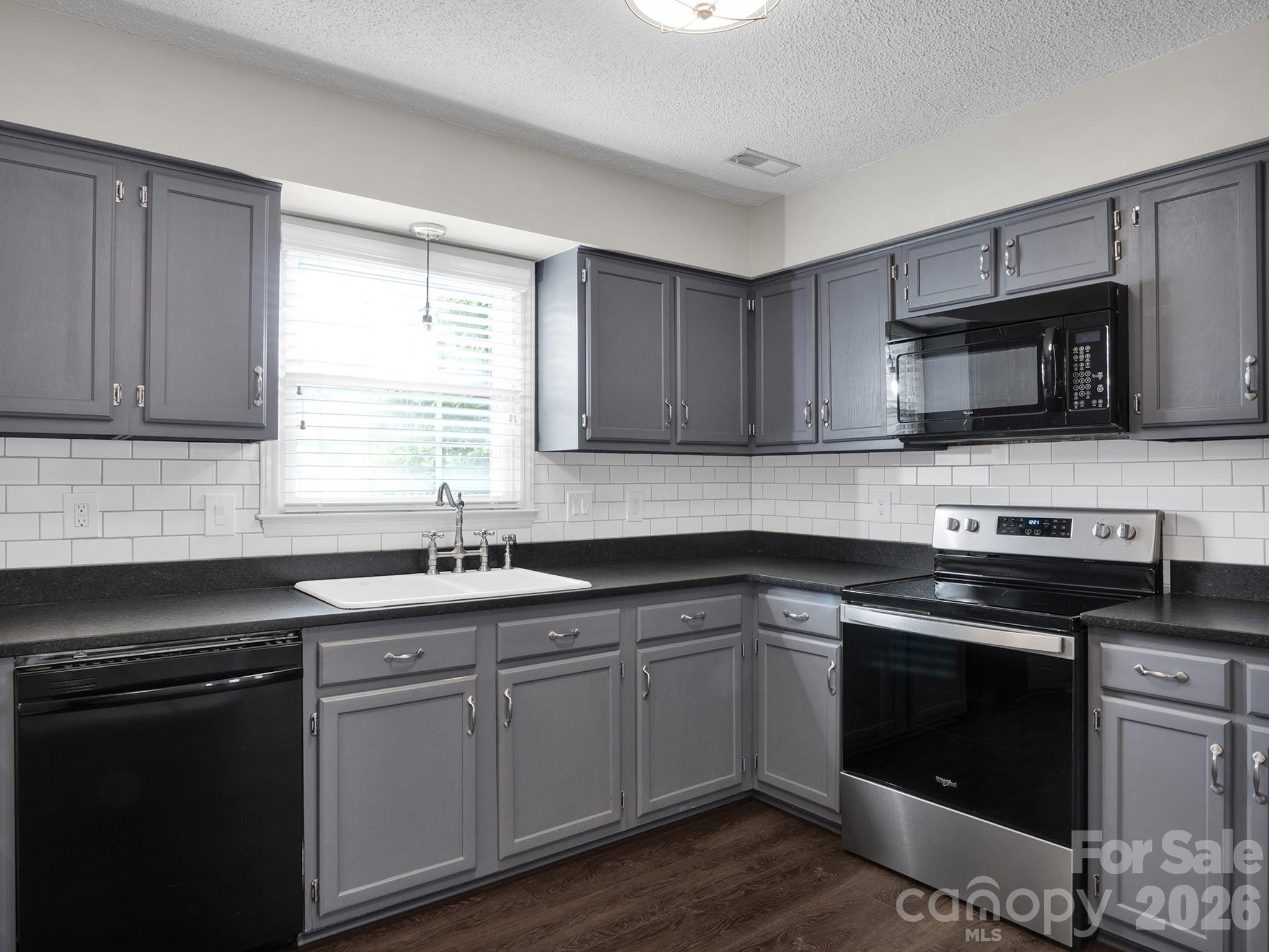 Kensington at Raintree - Residential