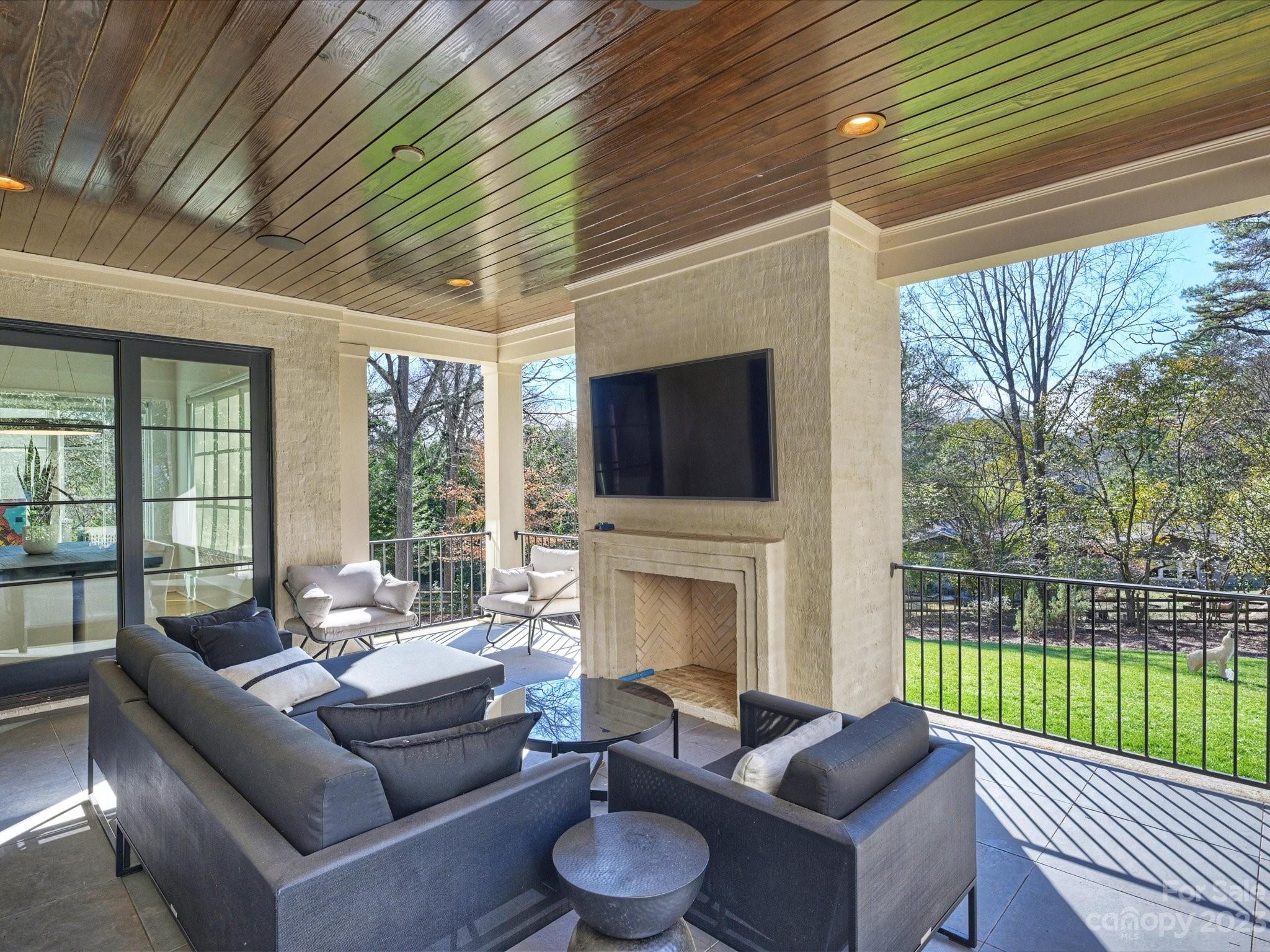 Mammoth Oaks - Residential