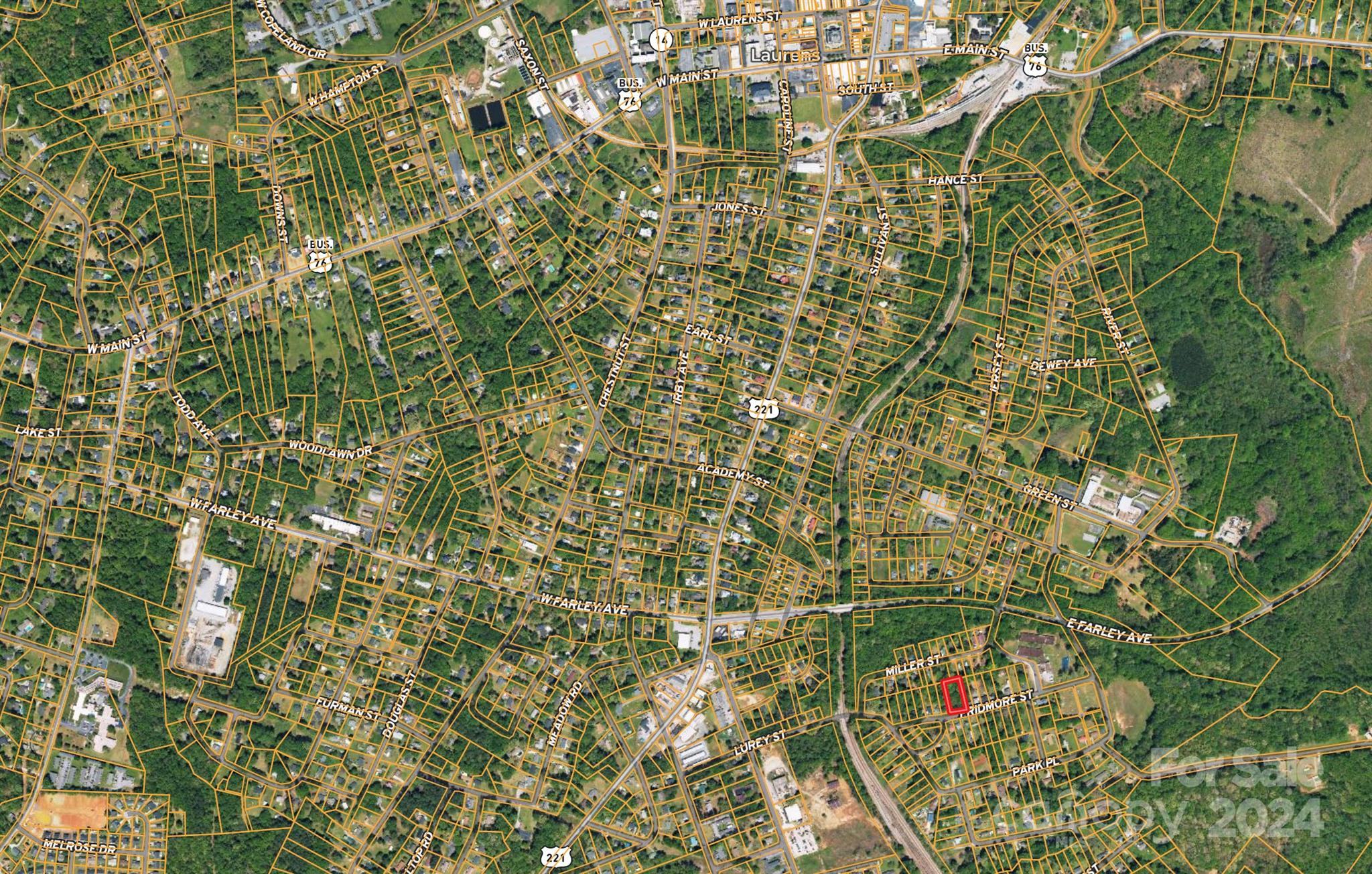 Main image without alt text