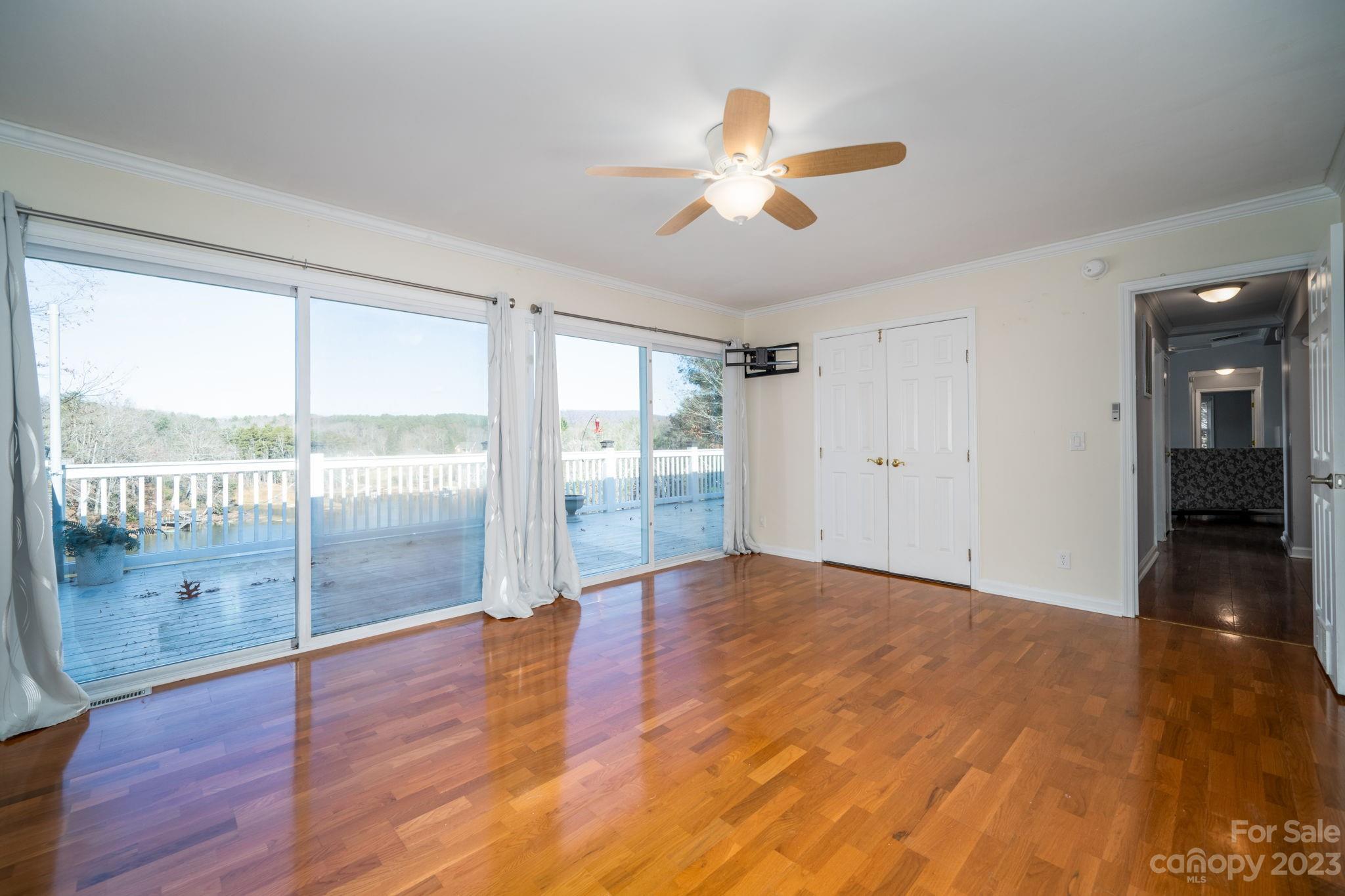 Windsor Pointe - Residential