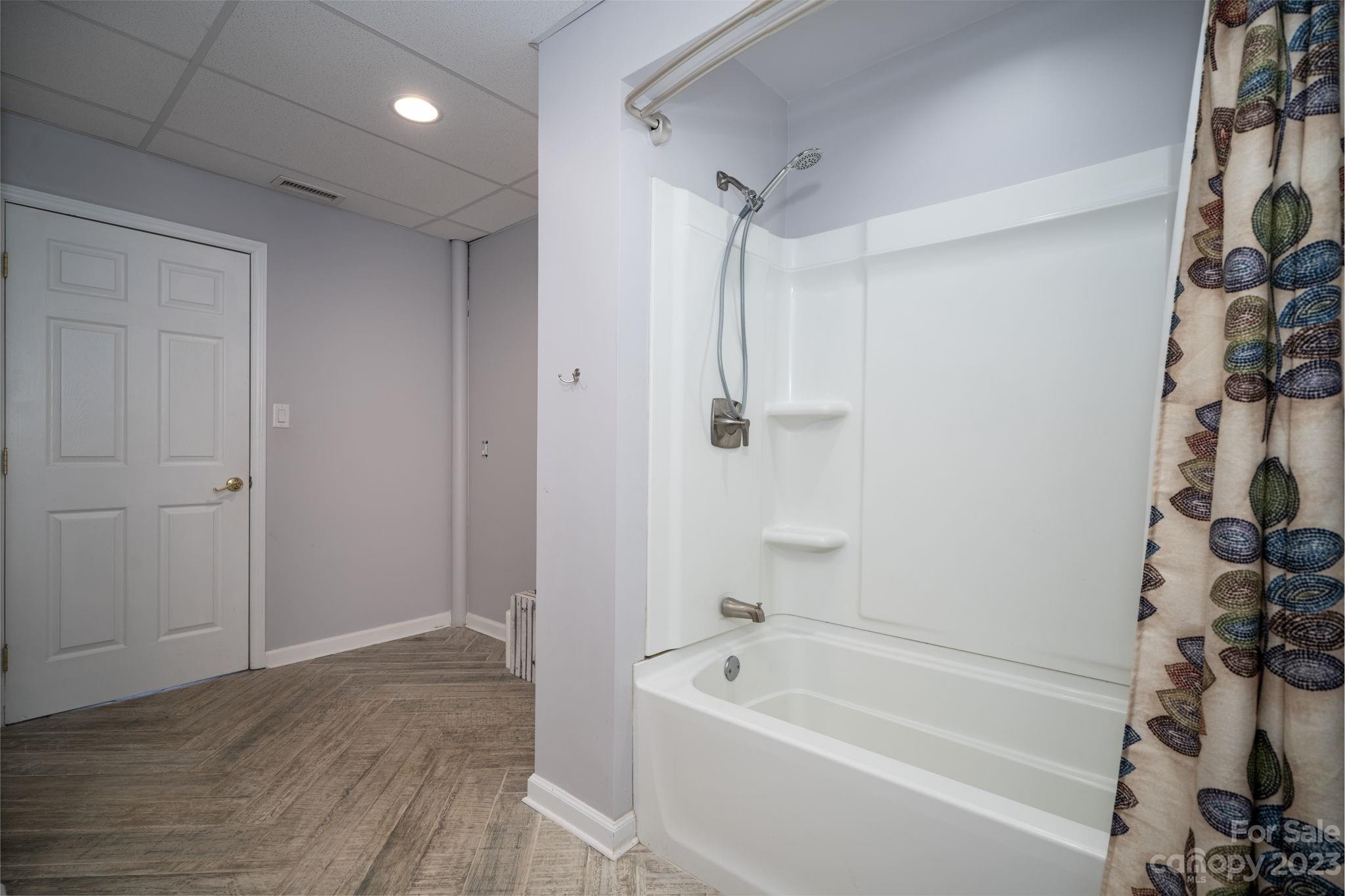 Windsor Pointe - Residential