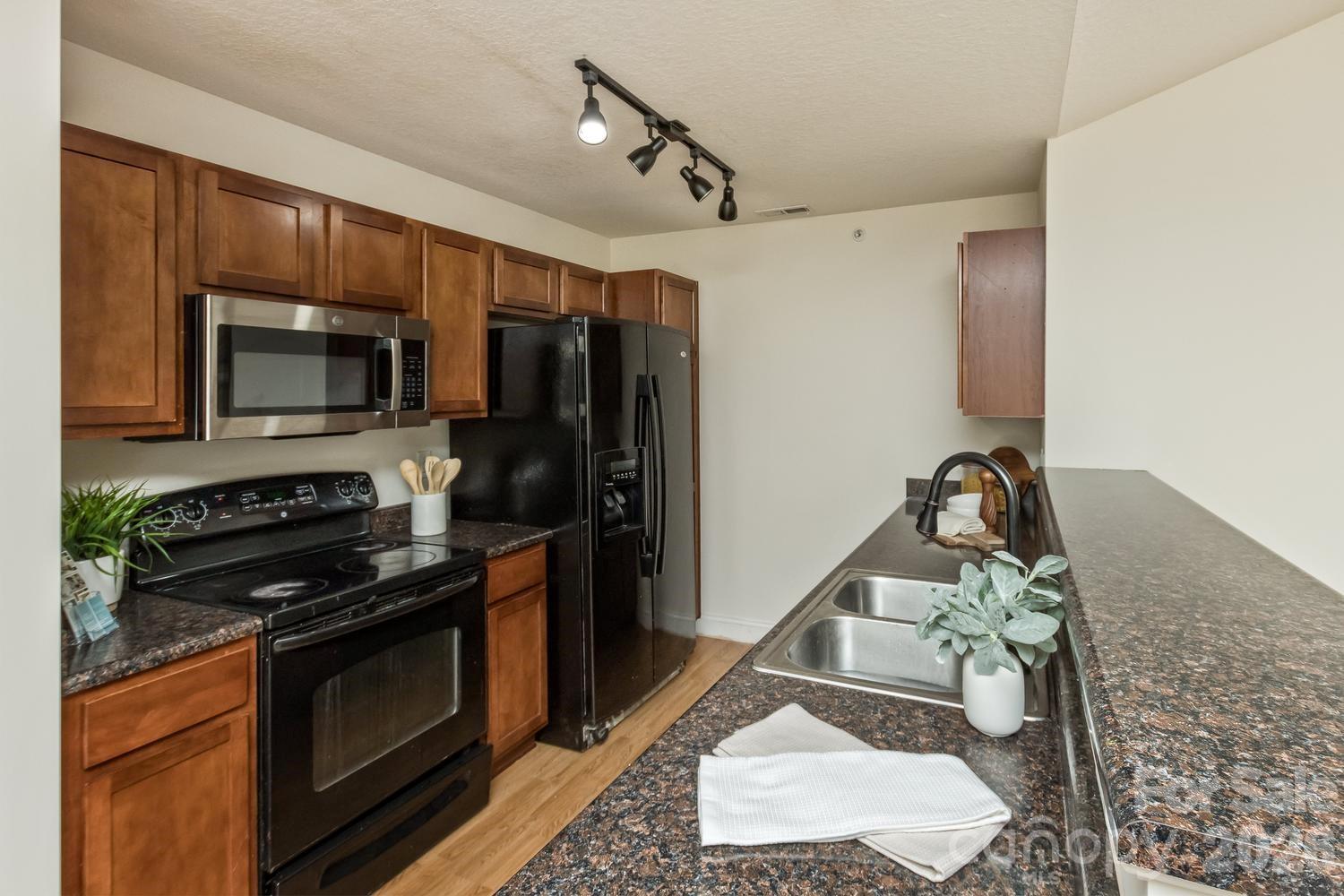 Fox Glen - Residential