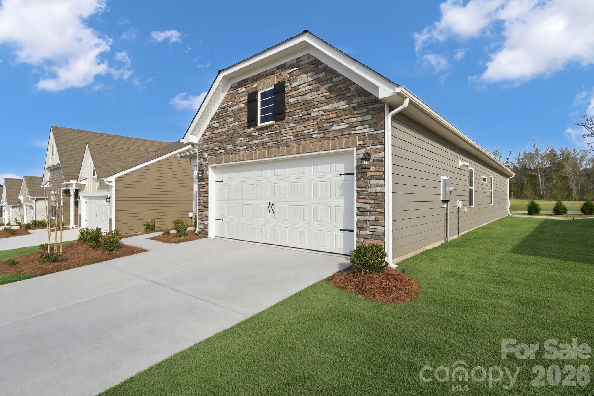 Roselyn - Residential