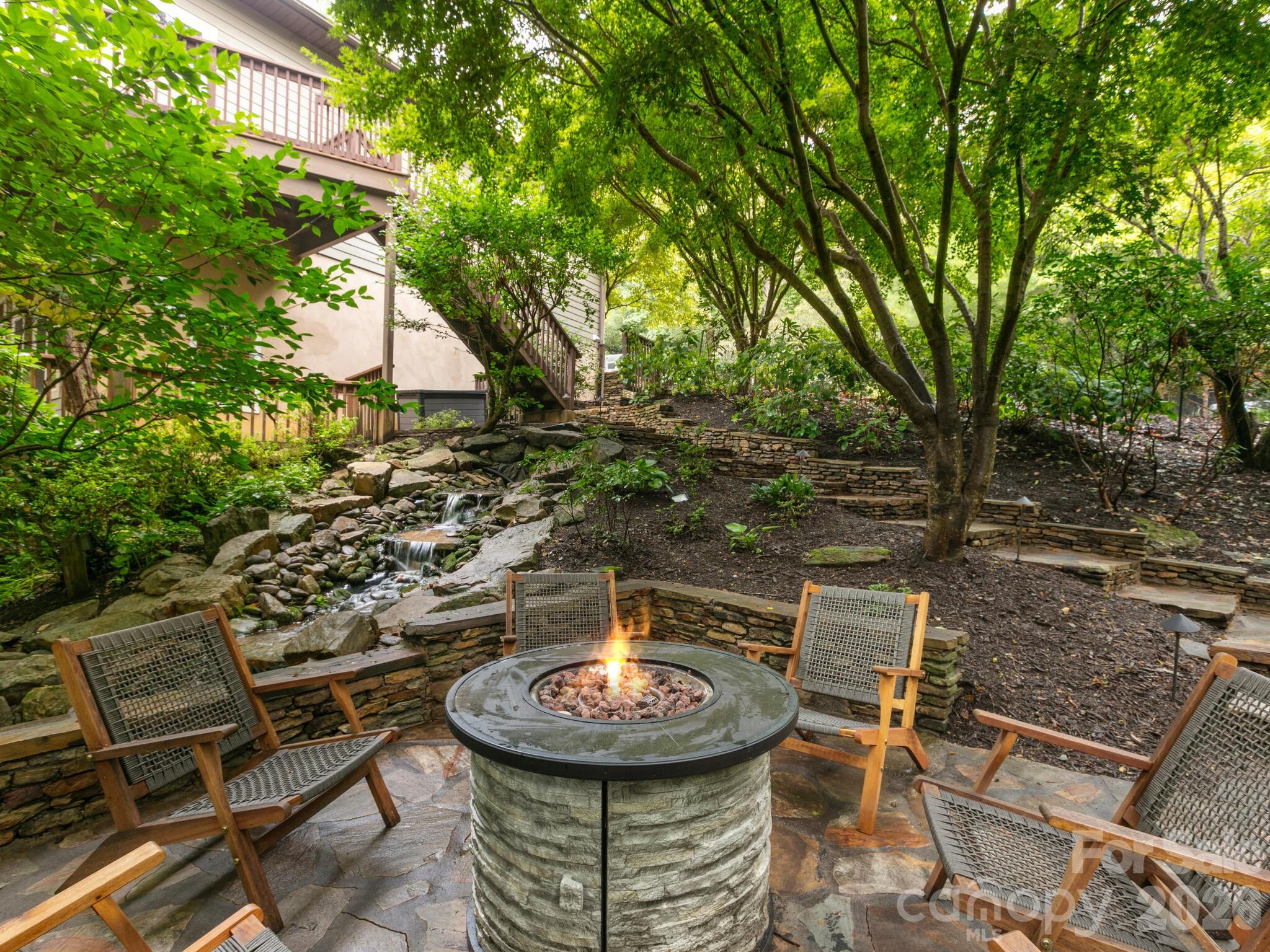 Rambling Ridge - Residential