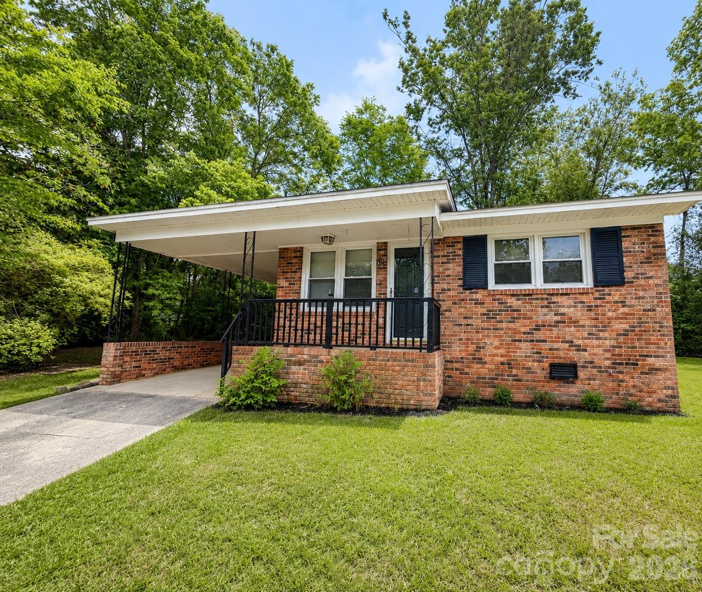 Affordable opportunity in the heart of Lancaster! This single-story brick home is conveniently located near downtown Lancaster, shopping, restaurants, schools, and major roadways. Home sits on a manageable lot with established surrounding homes and convenient city access.