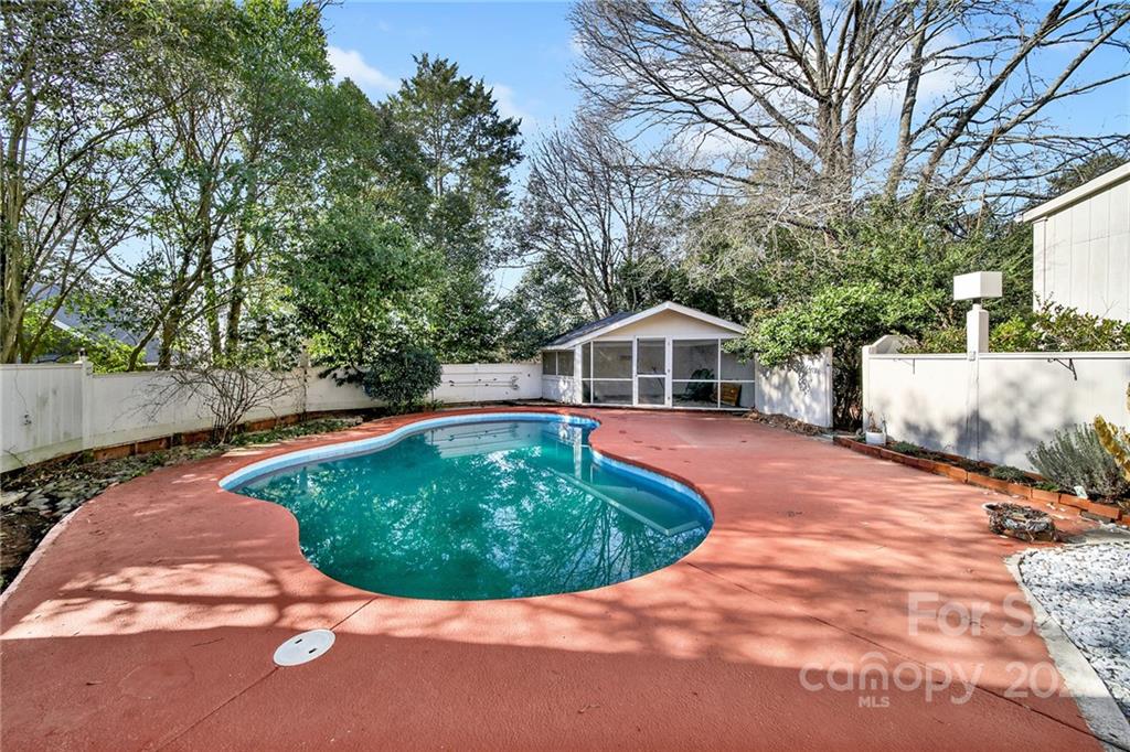 Tega Cay - Residential