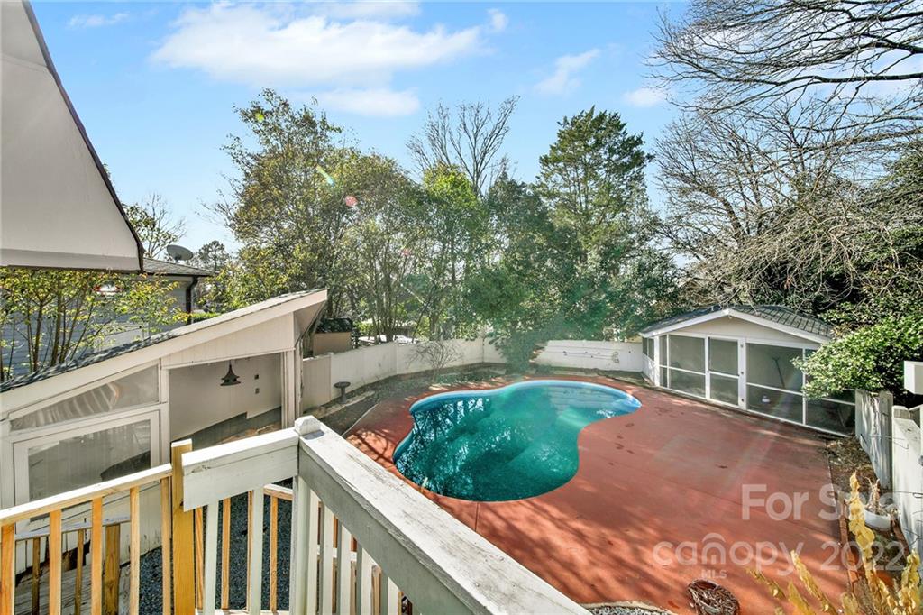 Tega Cay - Residential
