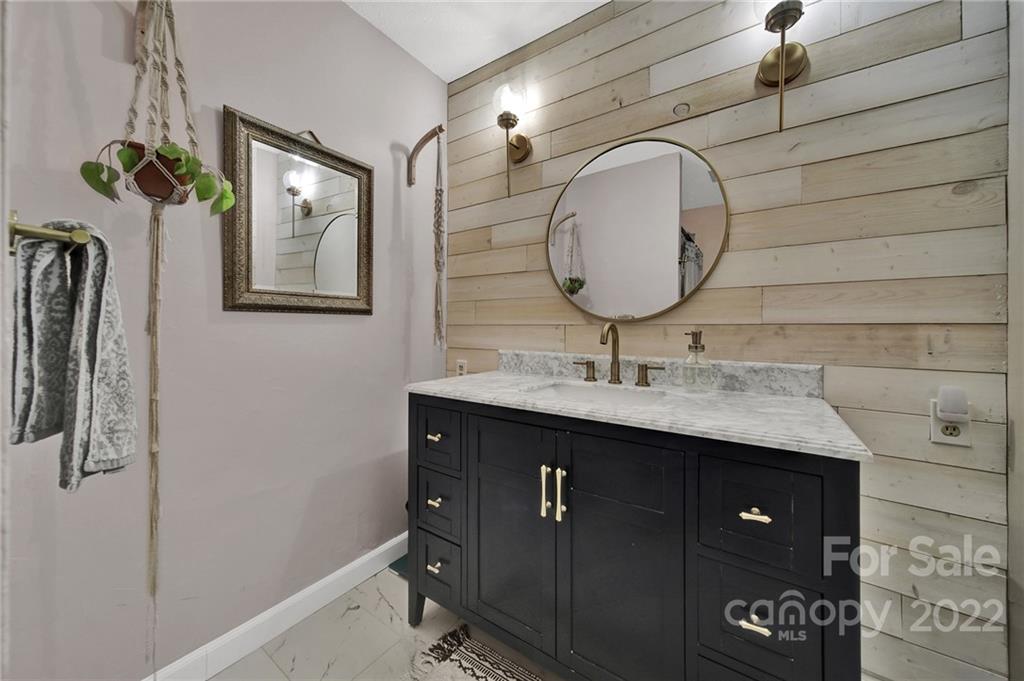 Tega Cay - Residential