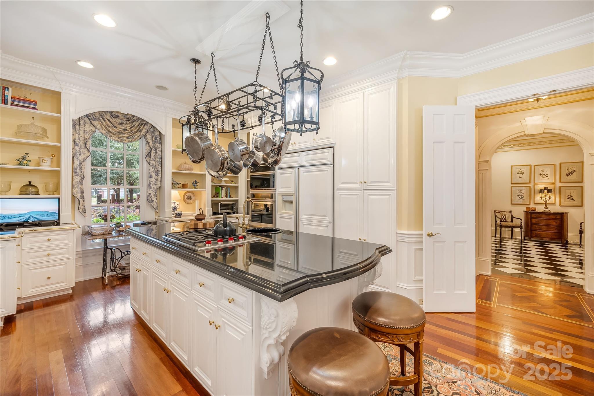Country Club Estates - Residential