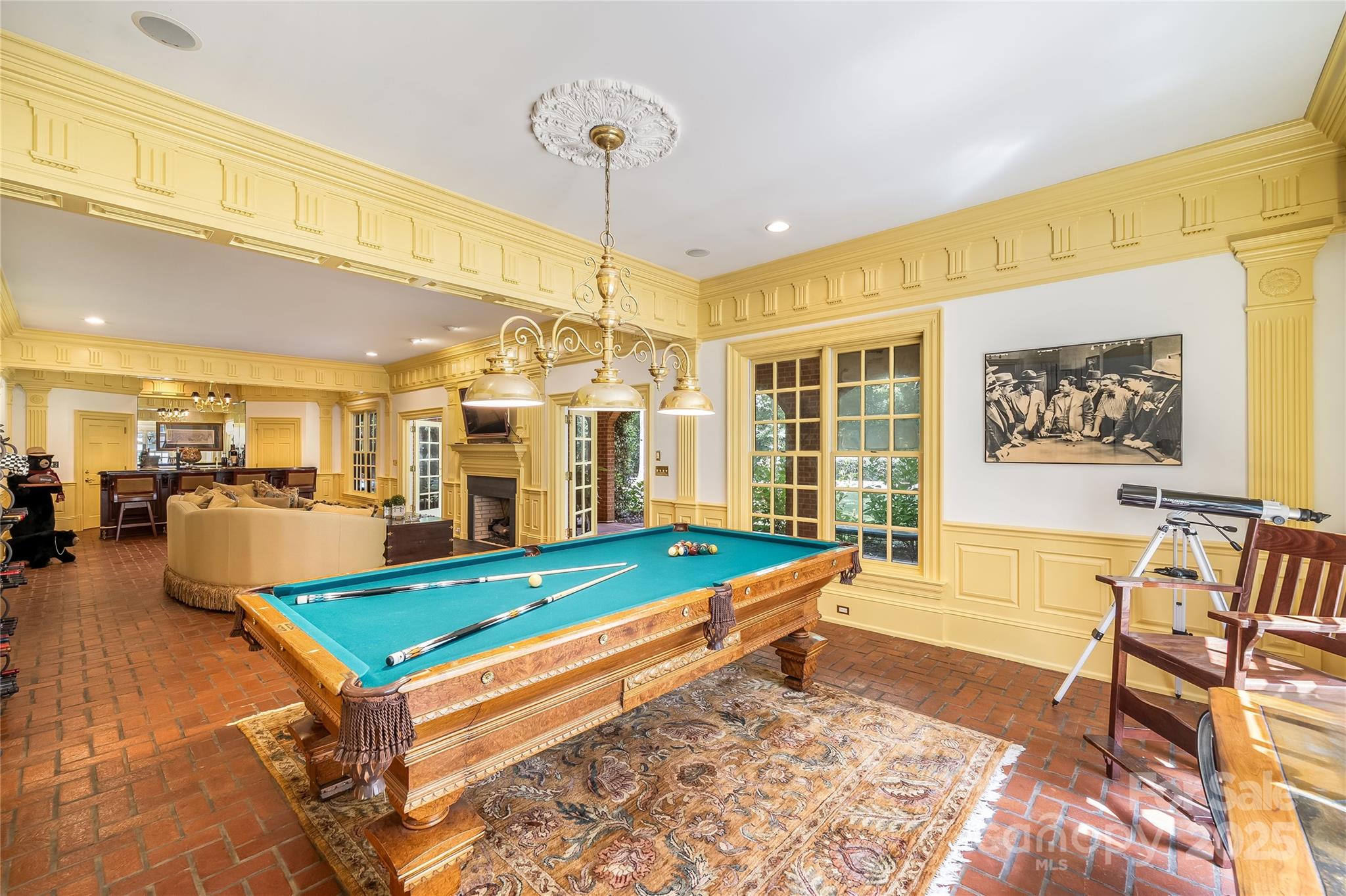 Country Club Estates - Residential