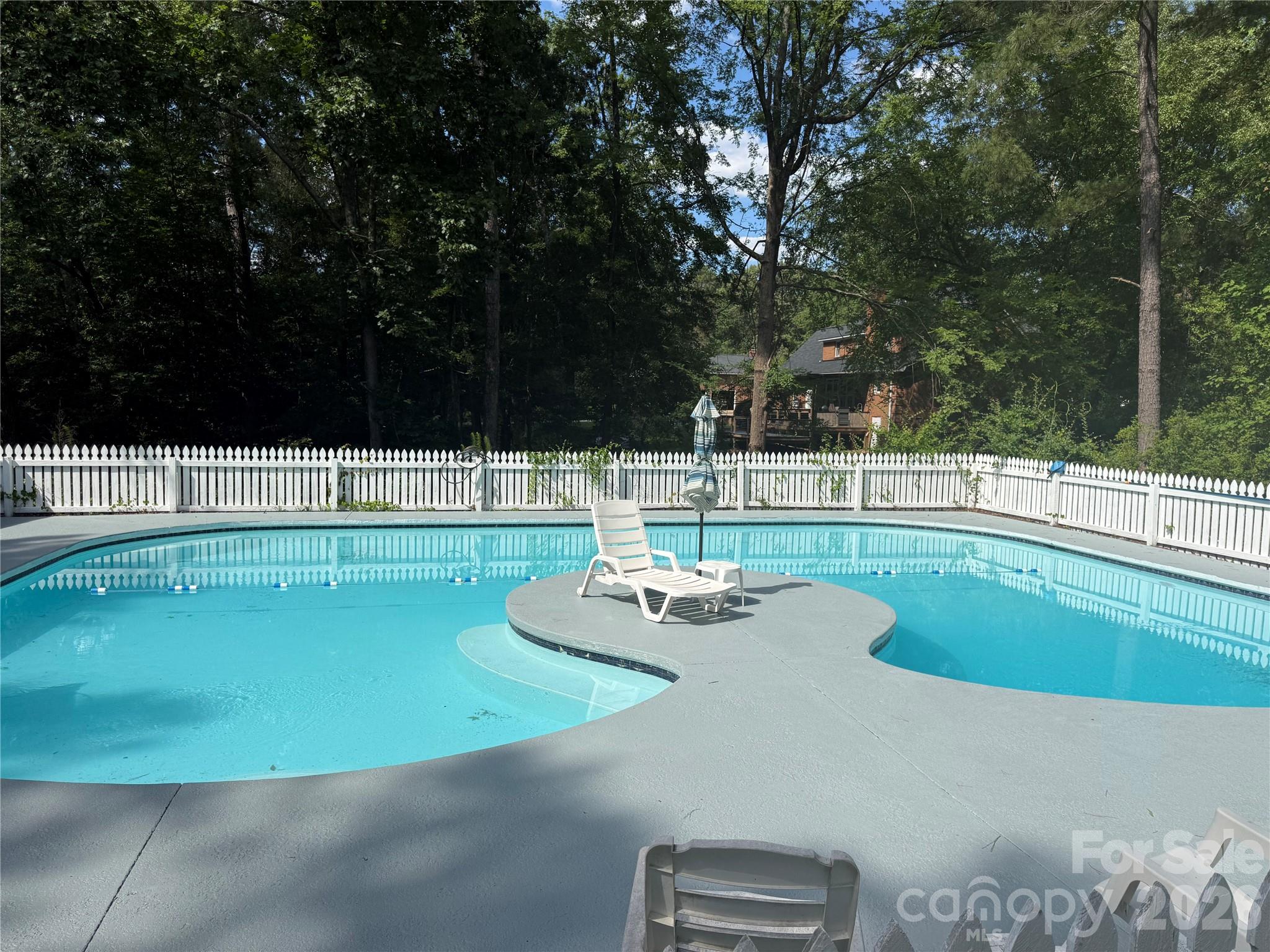 Country Club Acres - Residential