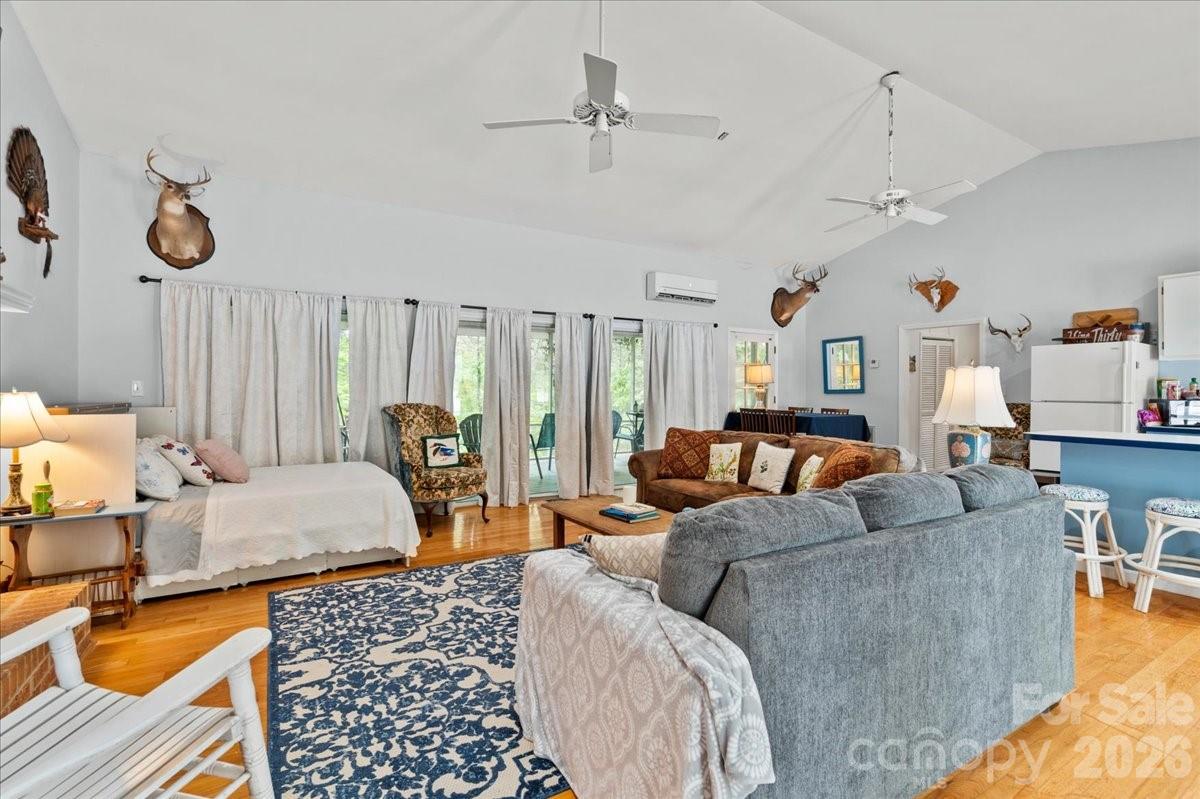 Country Club Acres - Residential