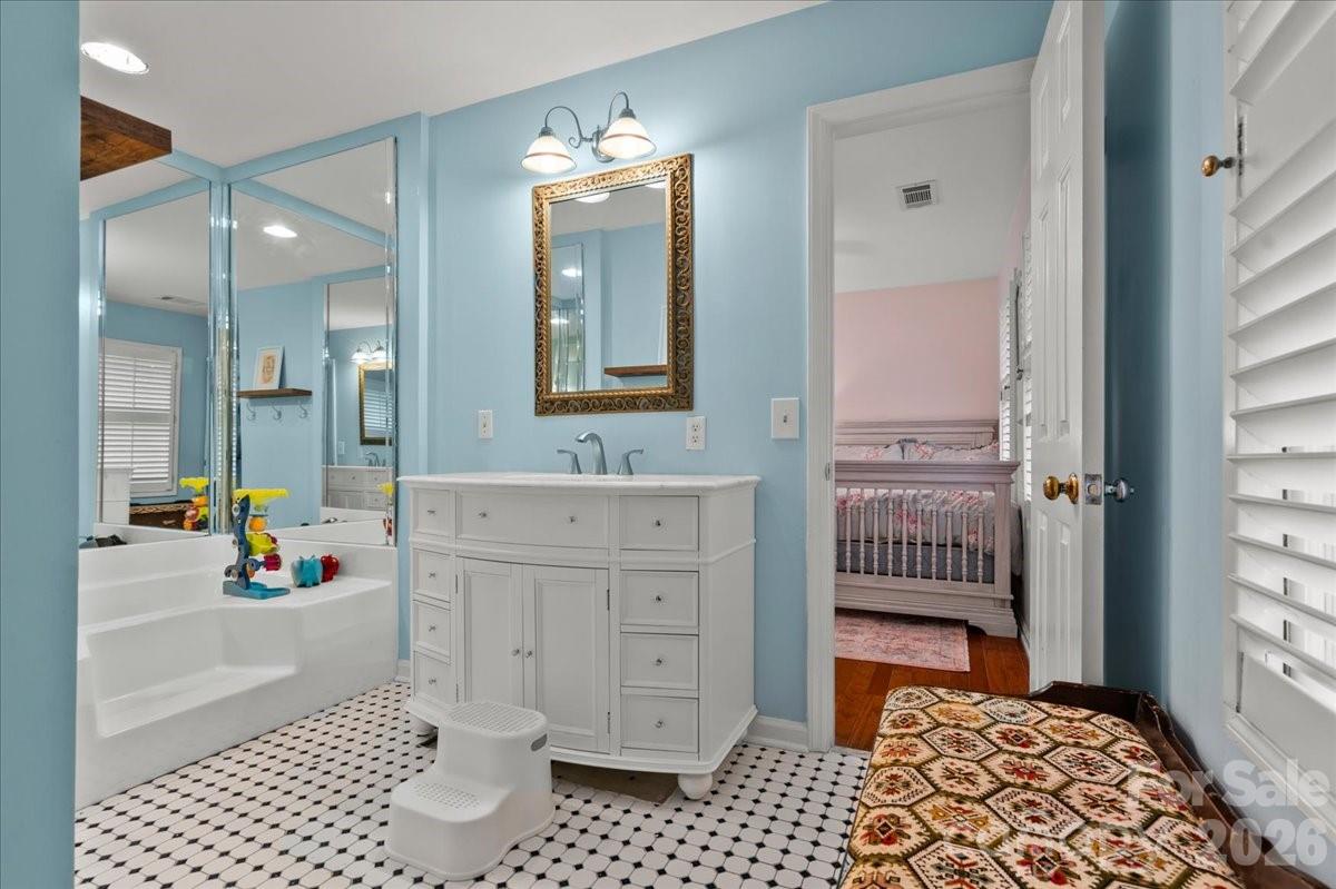 Country Club Acres - Residential